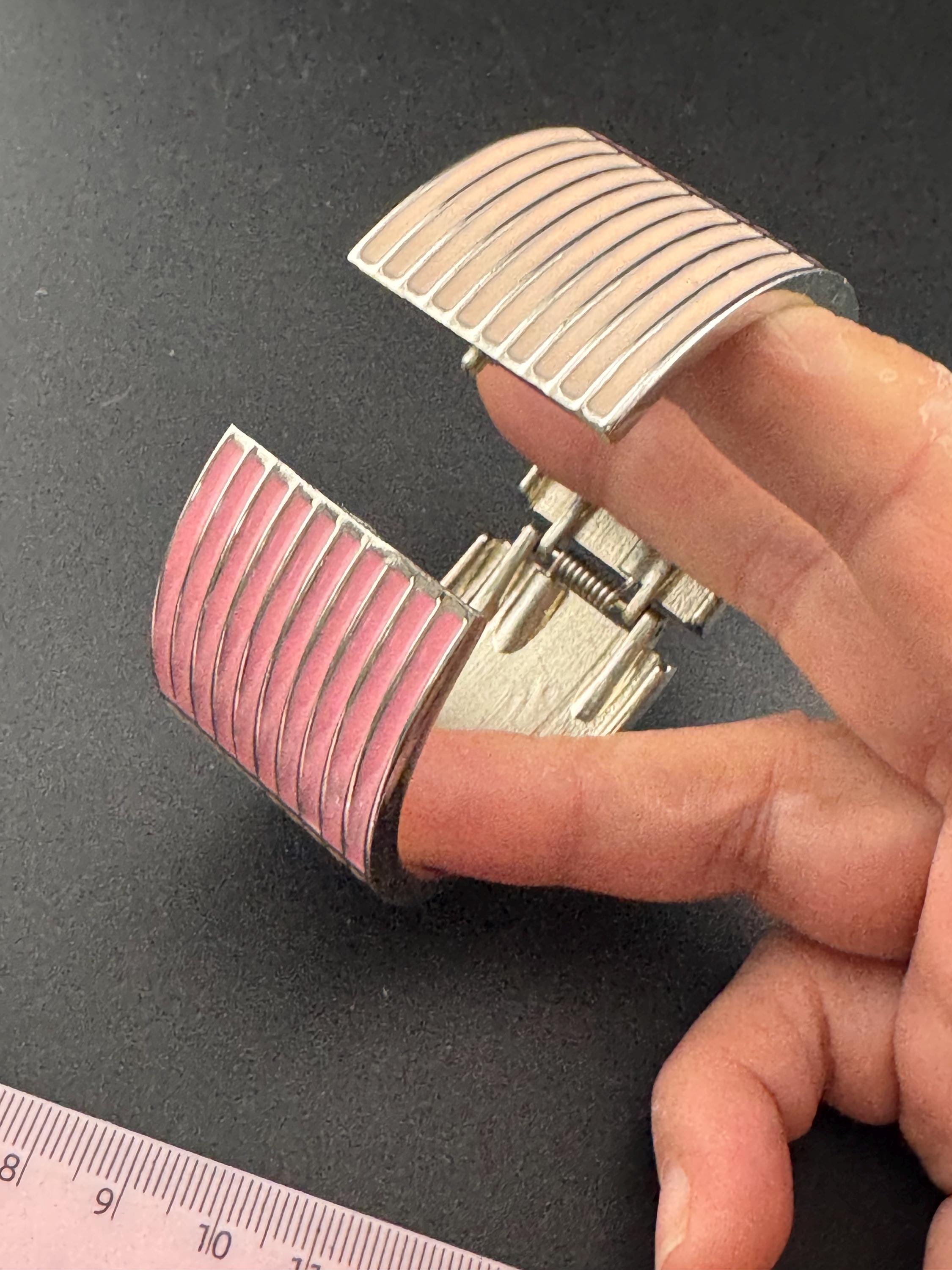 Vintage wide silver tone hinged pink enamel clamper bangle bracelet