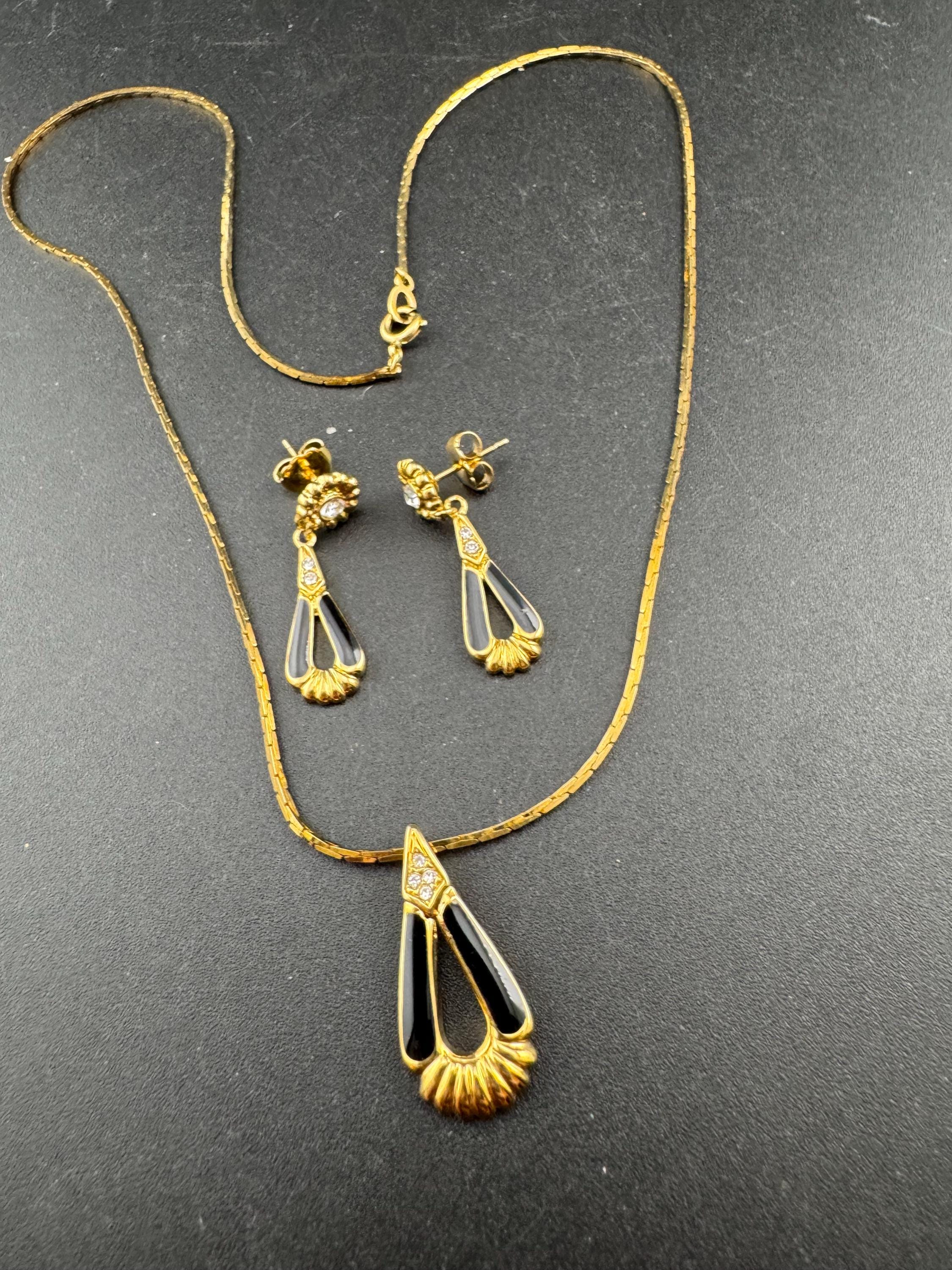 Vintage Gold Tone Enamel Diamanté Jewelry Set: Necklace & Earrings