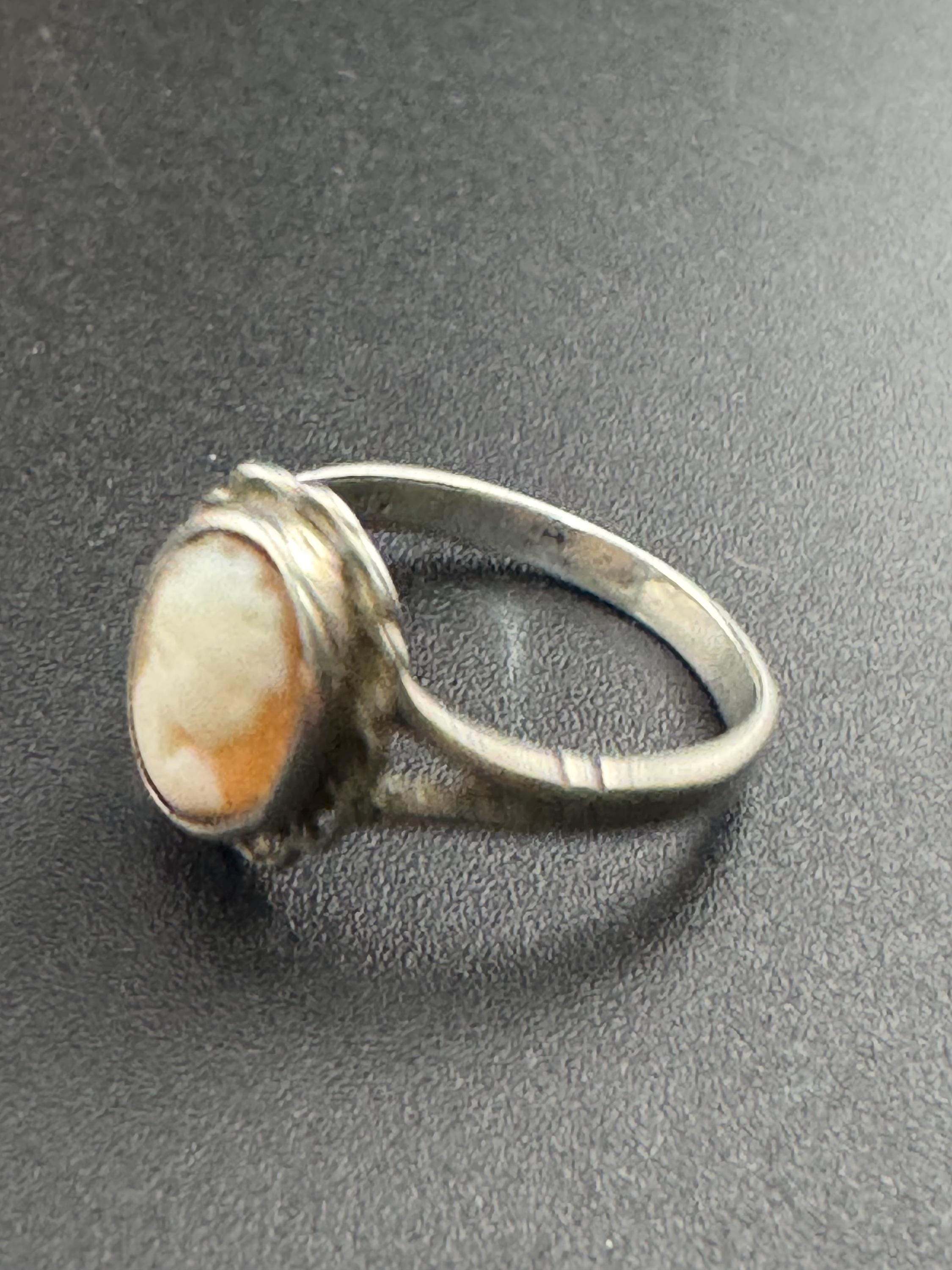 Size p 2.5 grams Vintage 925 sterling silver carved shell pearl cameo ring