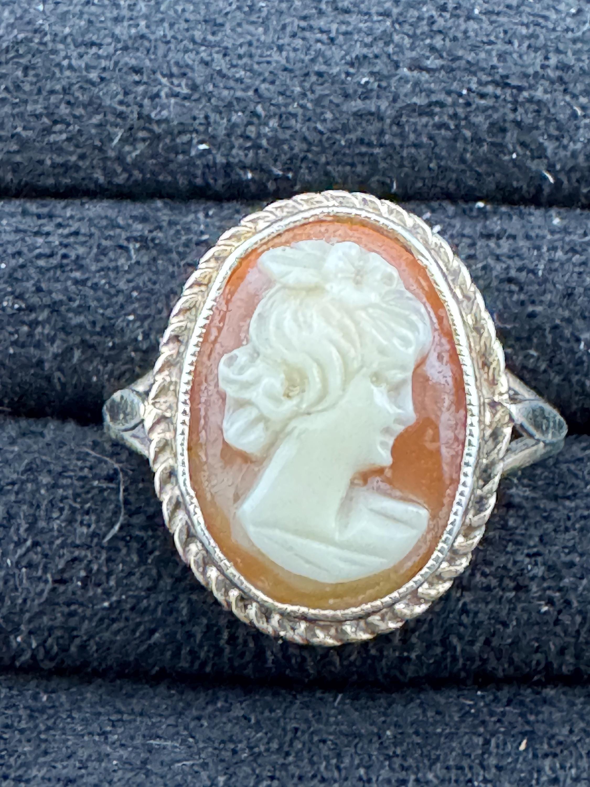 Size L 2.3 grams Vintage 925 sterling silver carved shell pearl cameo ring
