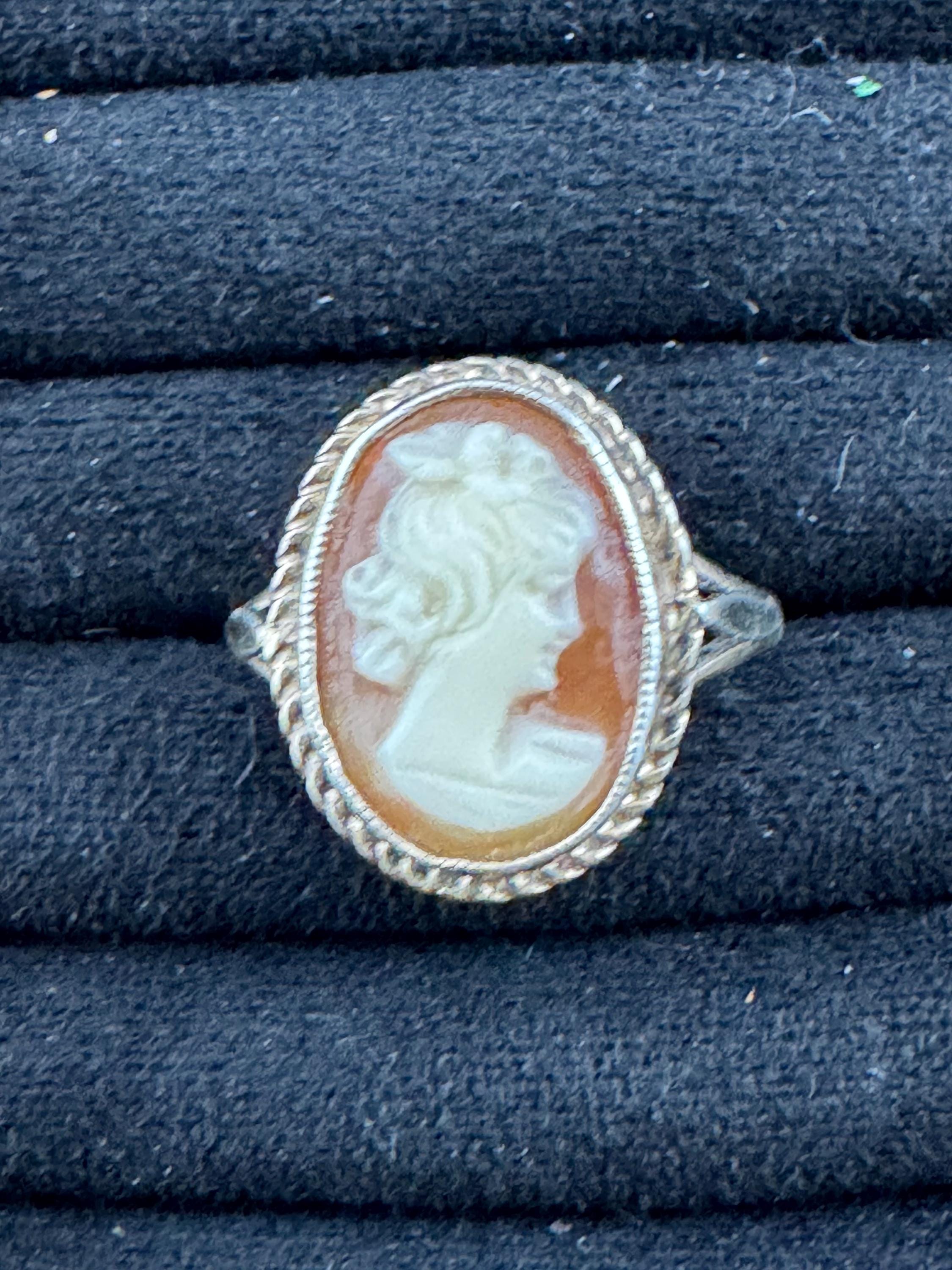 Size L 2.3 grams Vintage 925 sterling silver carved shell pearl cameo ring