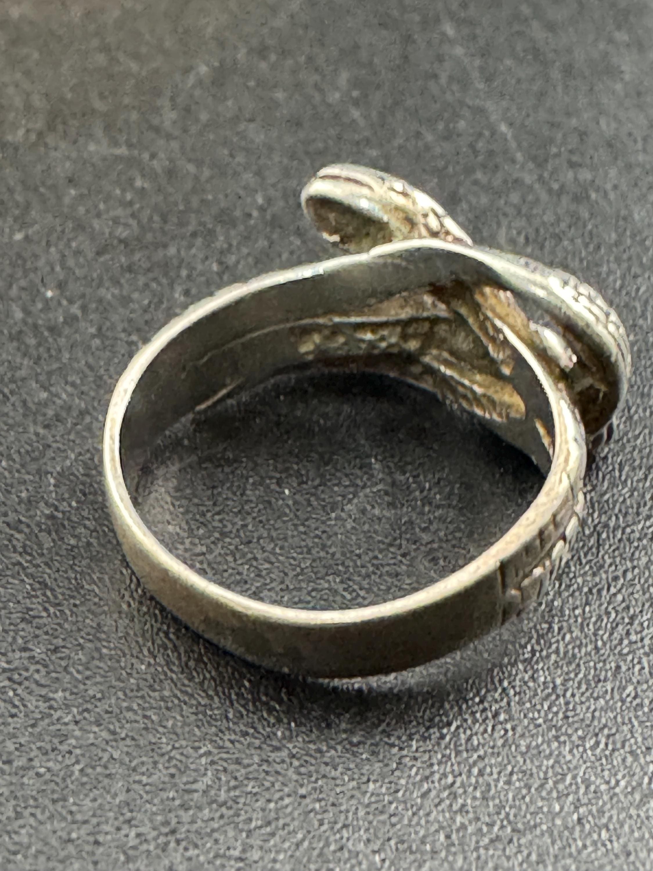 Size H petite fingers ladies dainty 925 sterling silver snake ring 2.8 grams