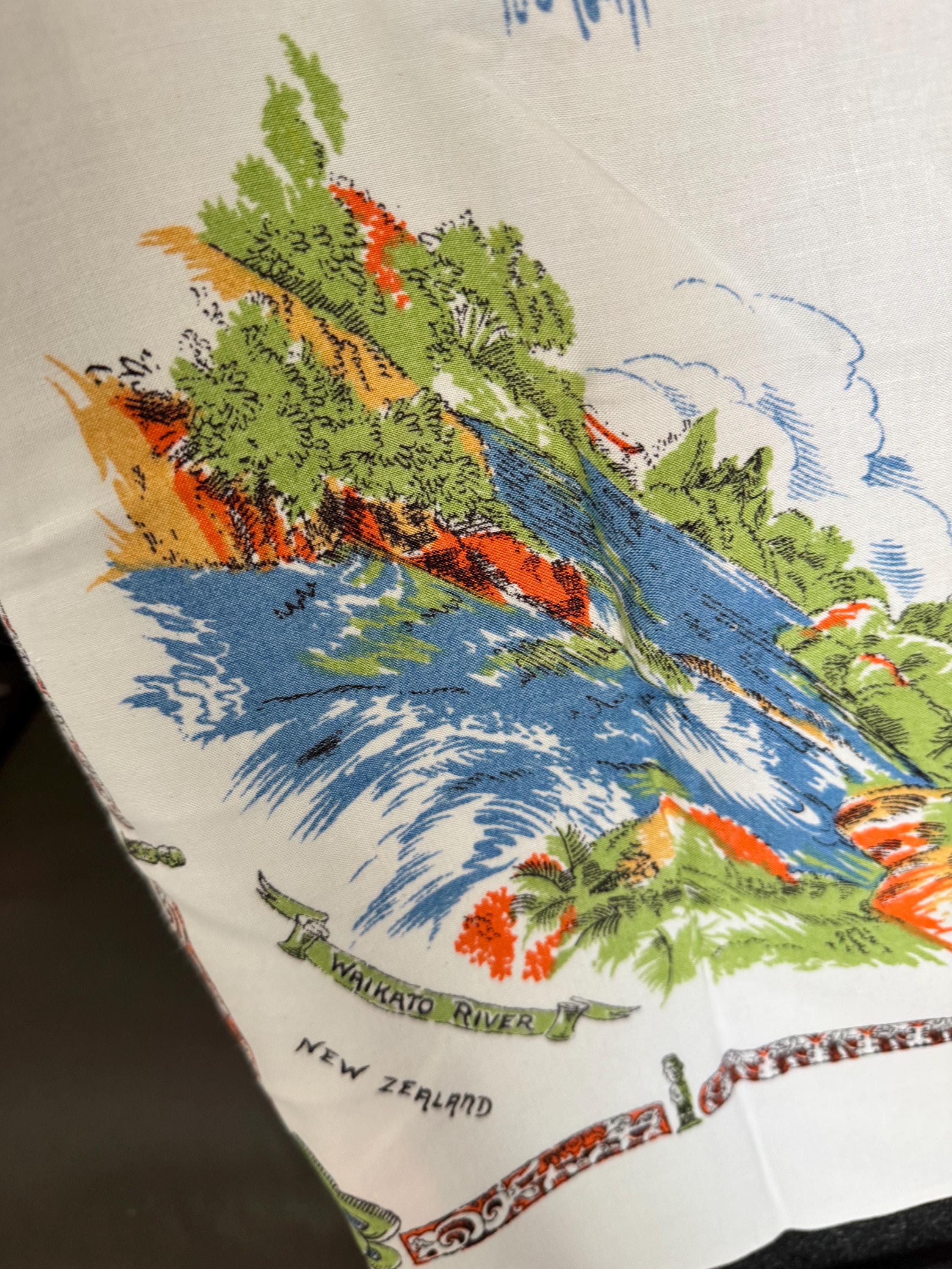 New Zealand landmarks Souvenir tourist tablecloth white 83cm square, mid century vintage linens