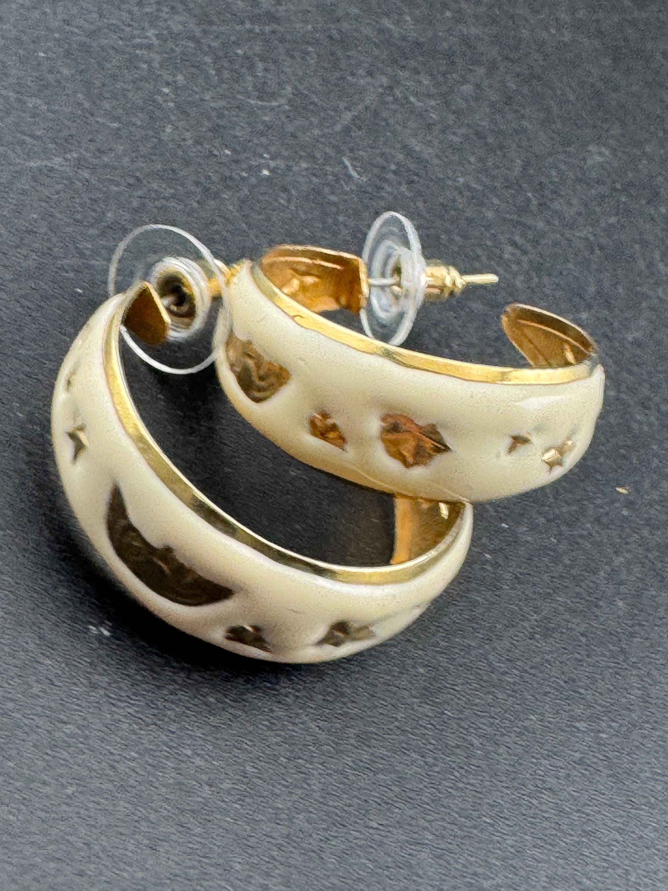Retro 1980s classic cream enamel star and moon hoop pierced earrings