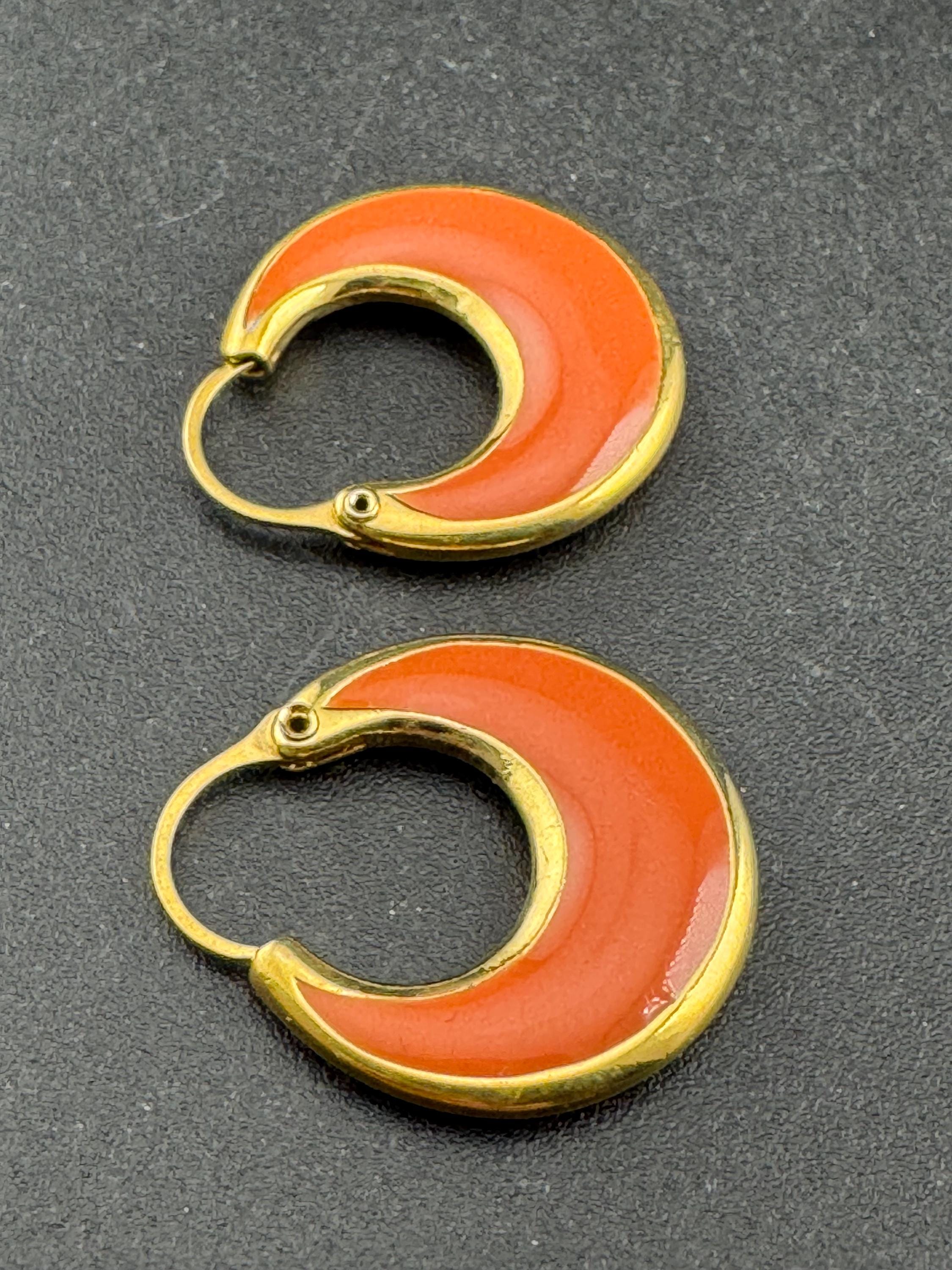 Vintage orange enamel gold tone crease hoop earrings for pierced ears