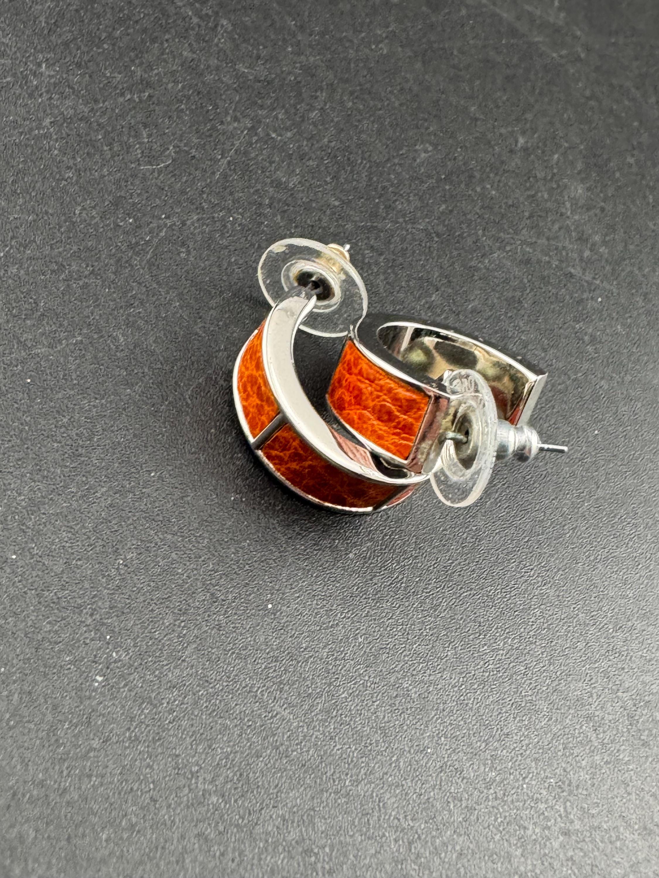 Retro silver tone wide bright orange animal print  hoop pierced earrings