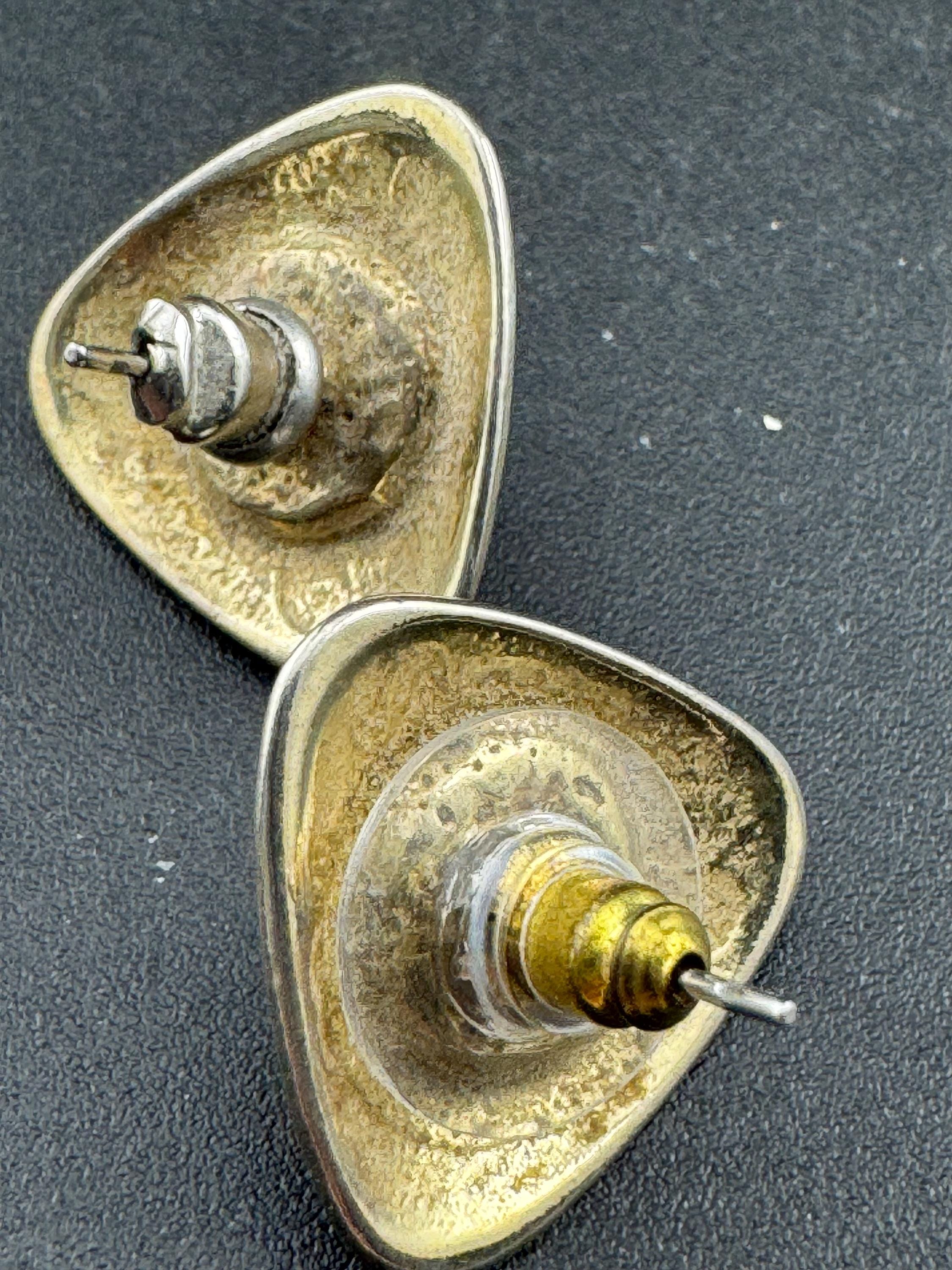 Vintage Retro 1980s gold tone Blue enamel & faux Pearl triangular pair stud earrings pierced