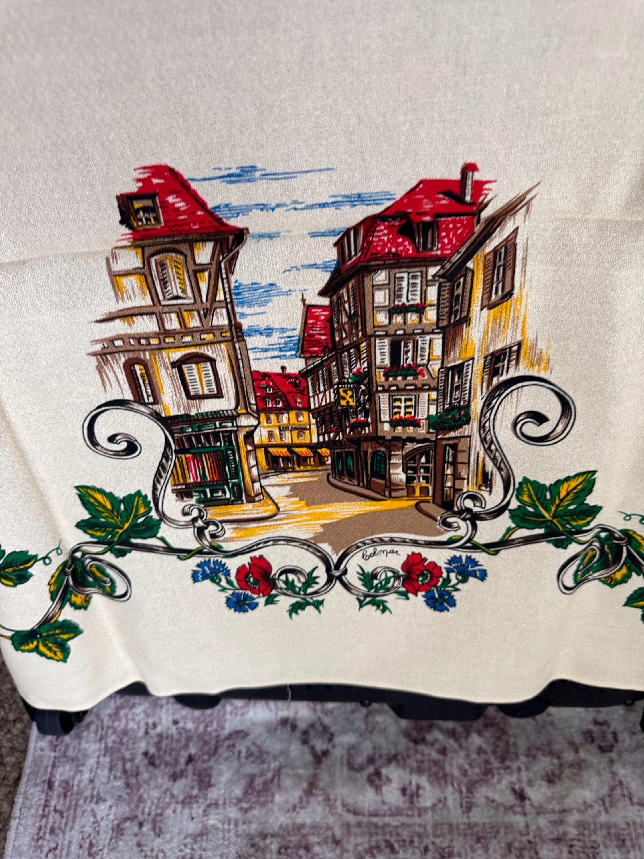 Retro 1970s french scenes large tablecloth 150x180cm plus Set 6 cream printed napkins , vintage linens set. Suit chateau dining room, rustic