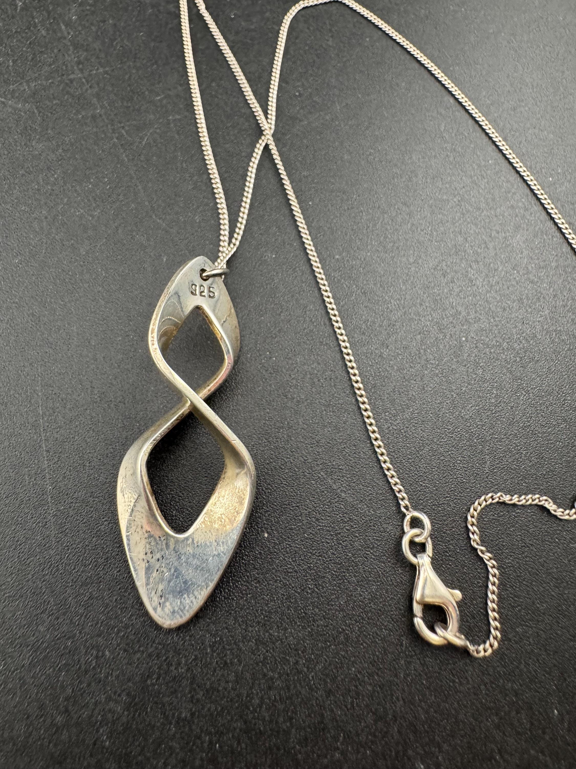 Vintage 925 sterling silver abstract brutalist helix twist pendant and chain Modernist 41cm necklace 7.5 grams