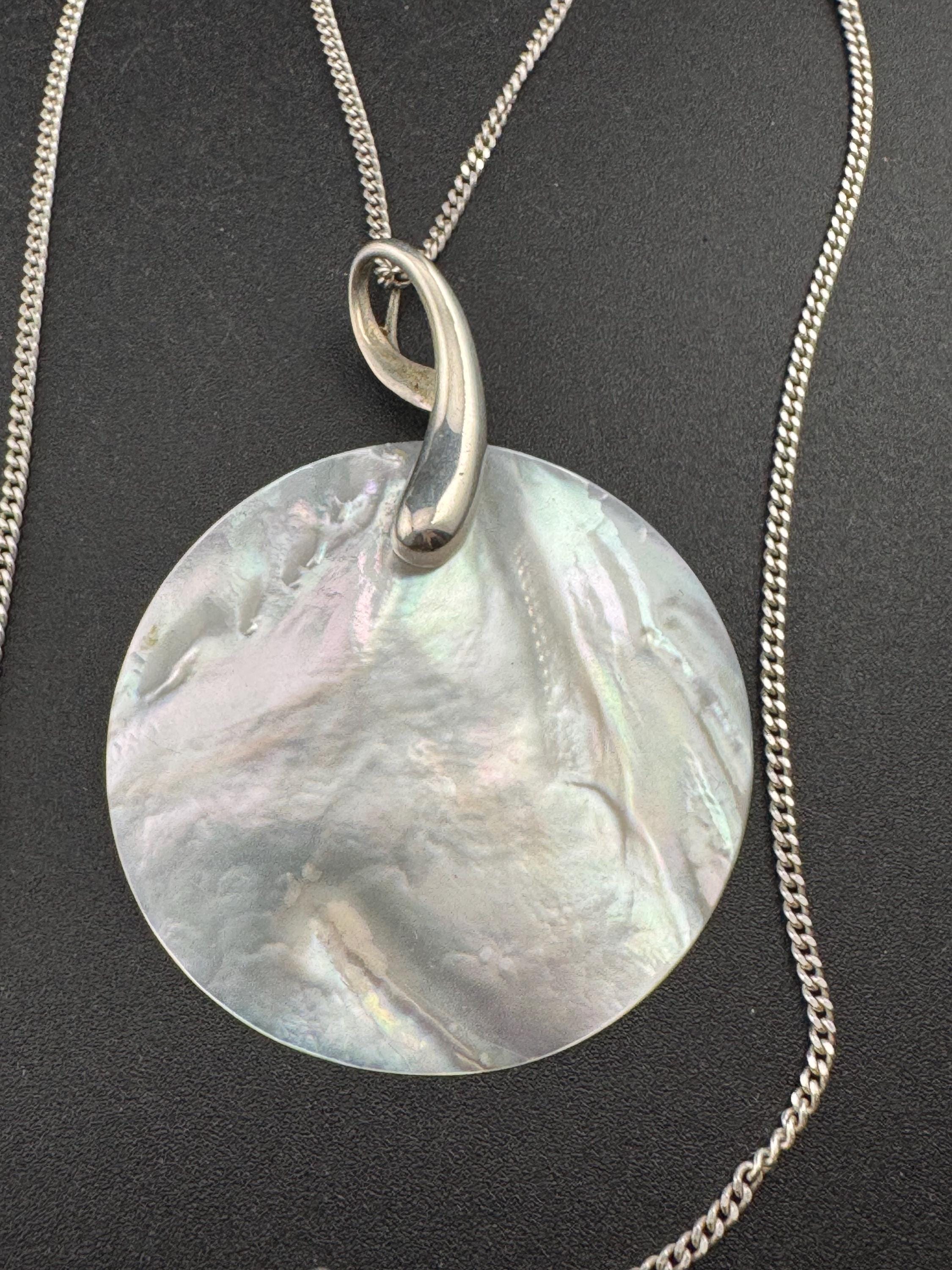 Retro 1980s sterling silver and natural shell pearl 6cm disc modernist  Sterling silver pendant necklace on a 46cm chain