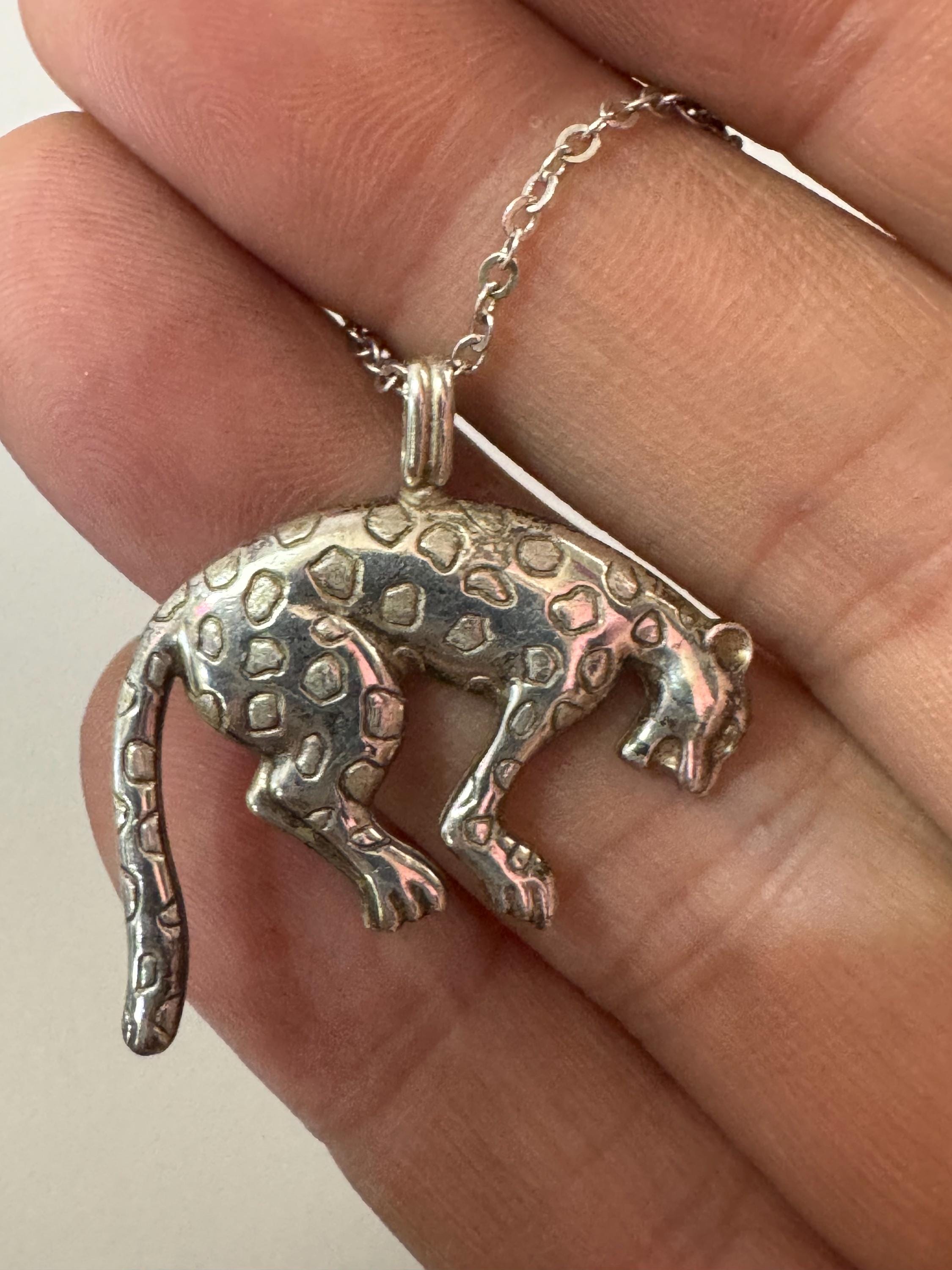 Signed A&D Andreas Daub 925 sterling Silver modernist big cat leopard pendant on an 46cm chain