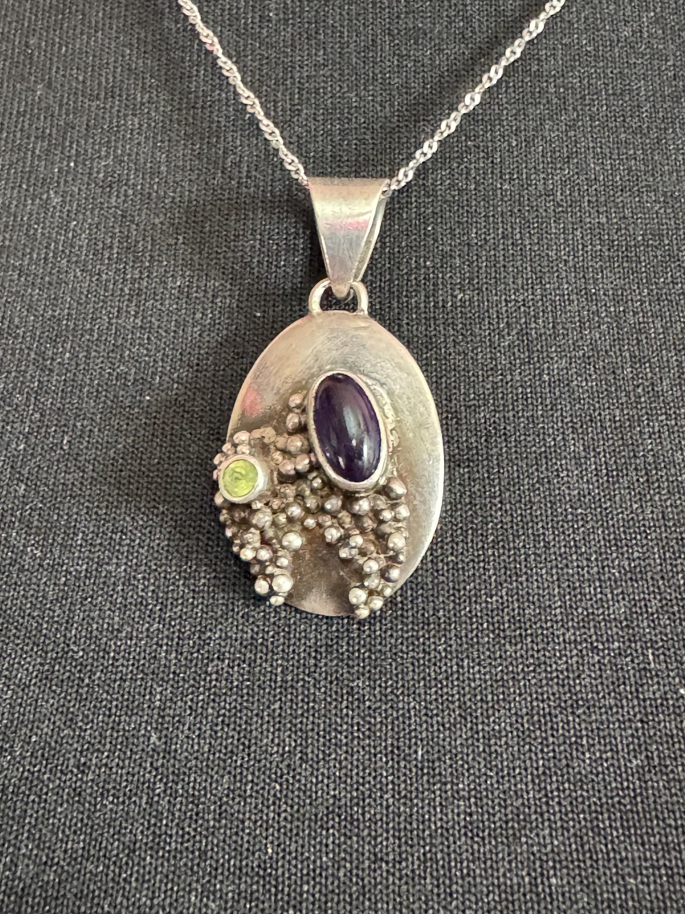 Vintage brutalist style sterling silver 925 peridot and amethyst gemstone ball bead pendant necklace on a 45cm chain