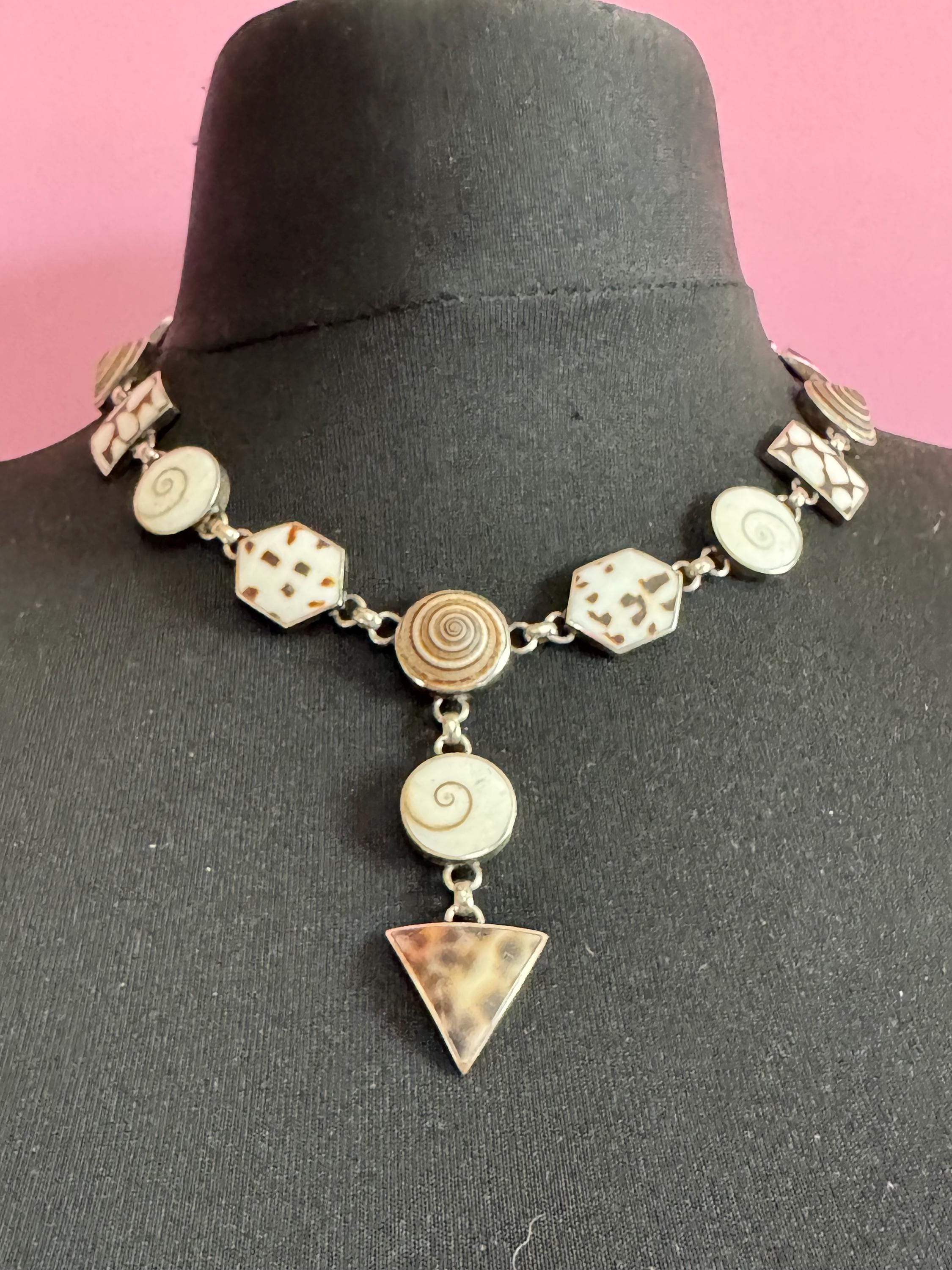 Fabulous 925 Sterling silver natural brown cream seashell bezel drop necklace, 51cm 52.7 grams