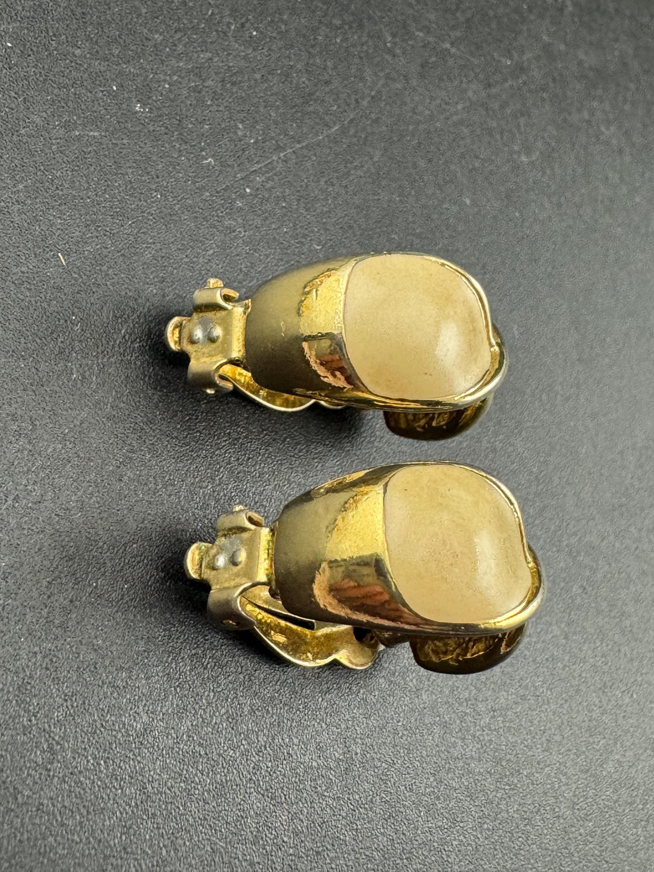 Vintage 2.5cm cream enamel gold tone clip on half hoop earrings