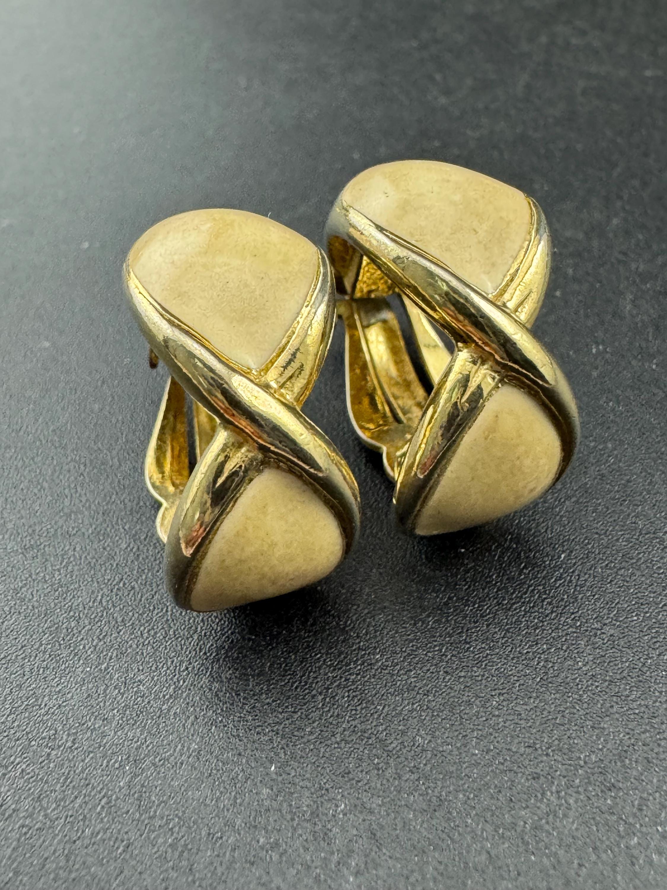 Vintage 2.5cm cream enamel gold tone clip on half hoop earrings