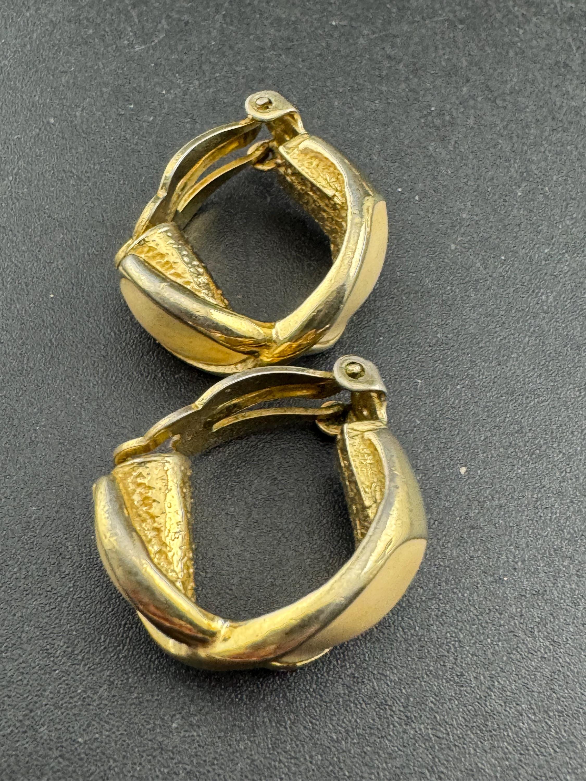Vintage 2.5cm cream enamel gold tone clip on half hoop earrings