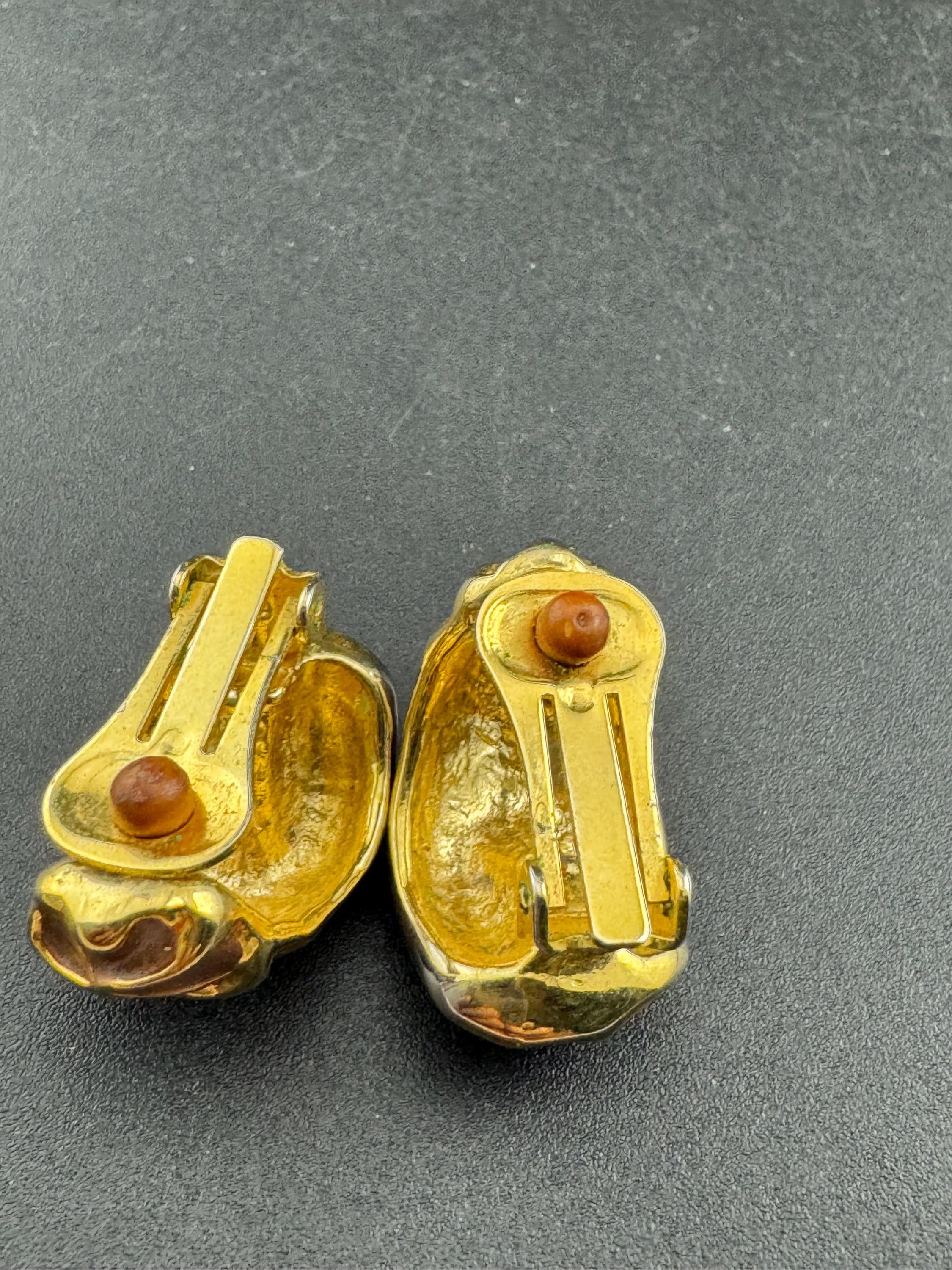 Vintage soft brown enamel gold tone half hoop curved Clip On Stud Earrings 1980s retro