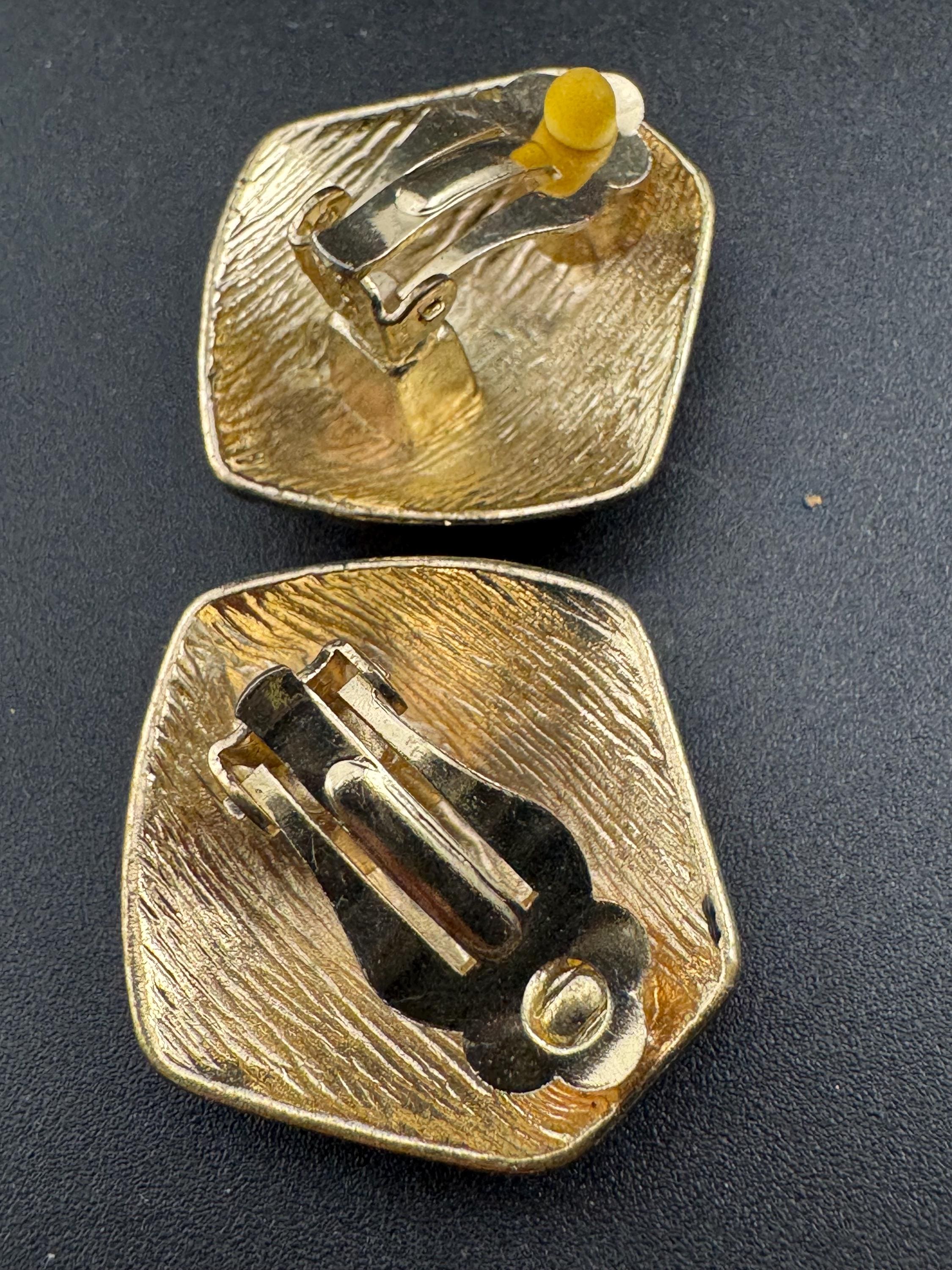 Vintage Gold tone oversized square black enamel art deco style geometric clip on earrings stud 1980s