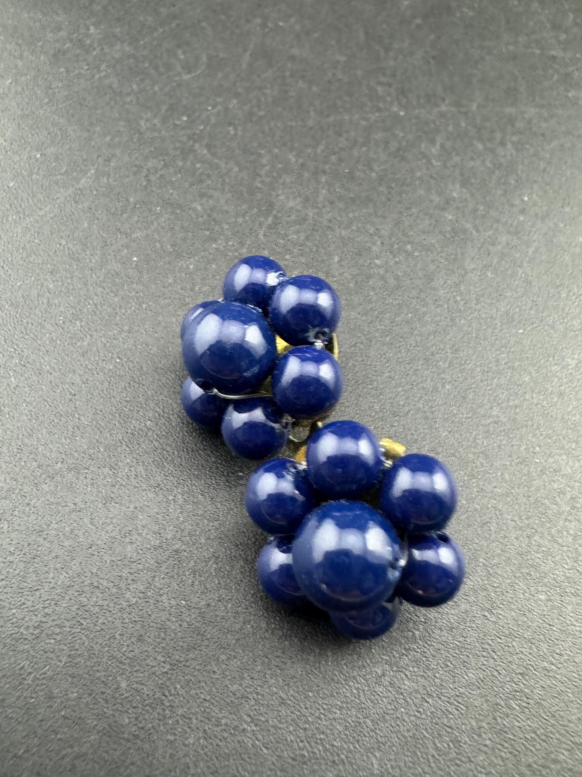 Vintage snall dark navy blue floral plastic beaded Cluster Clip On Earrings