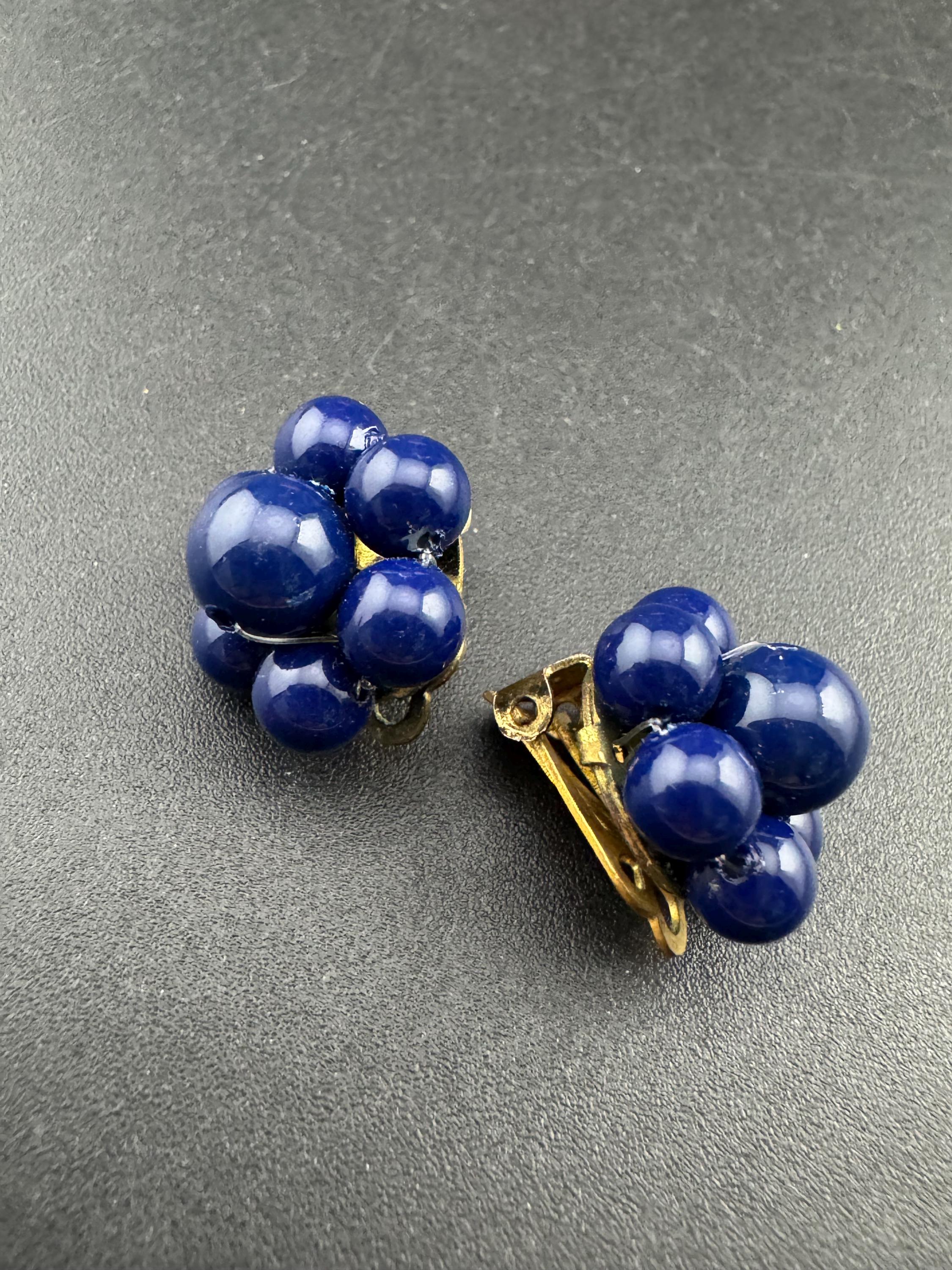 Vintage snall dark navy blue floral plastic beaded Cluster Clip On Earrings