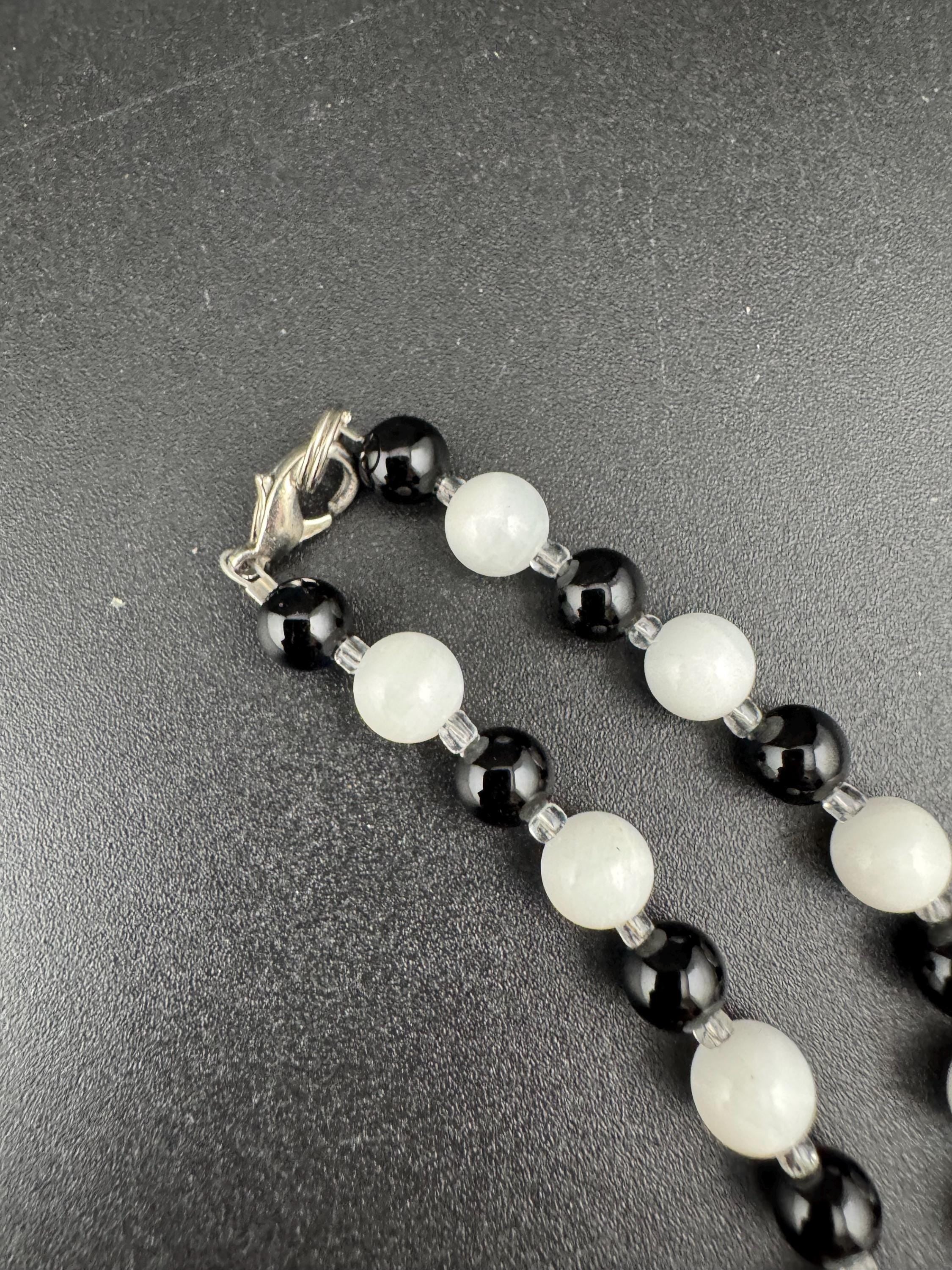 Vintage black and White monochrome milk glass beaded collar necklace 45cm