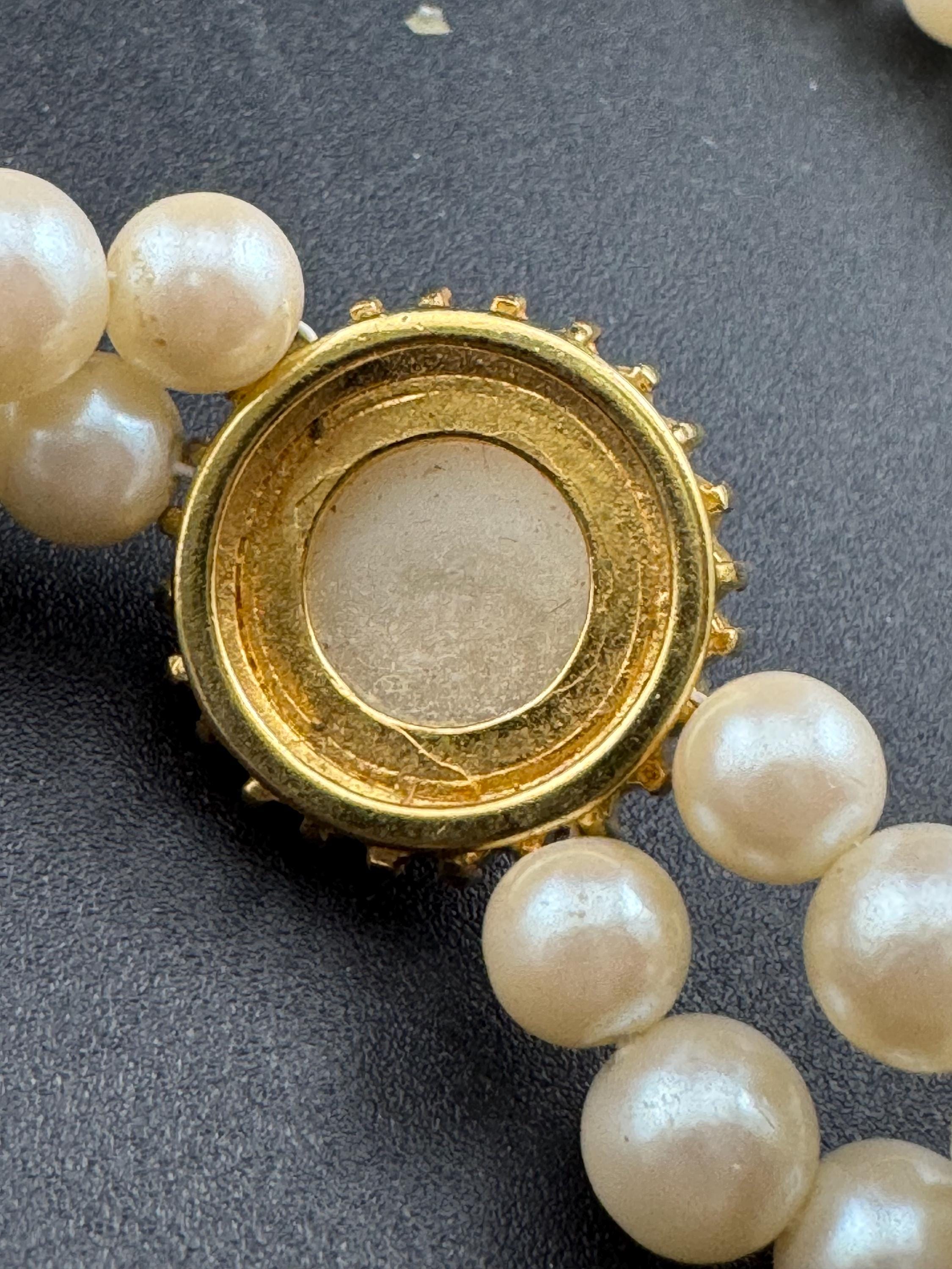 vintage 2 row cream plastic pearl necklace with ornate cabochon clasp 37 to 43cm