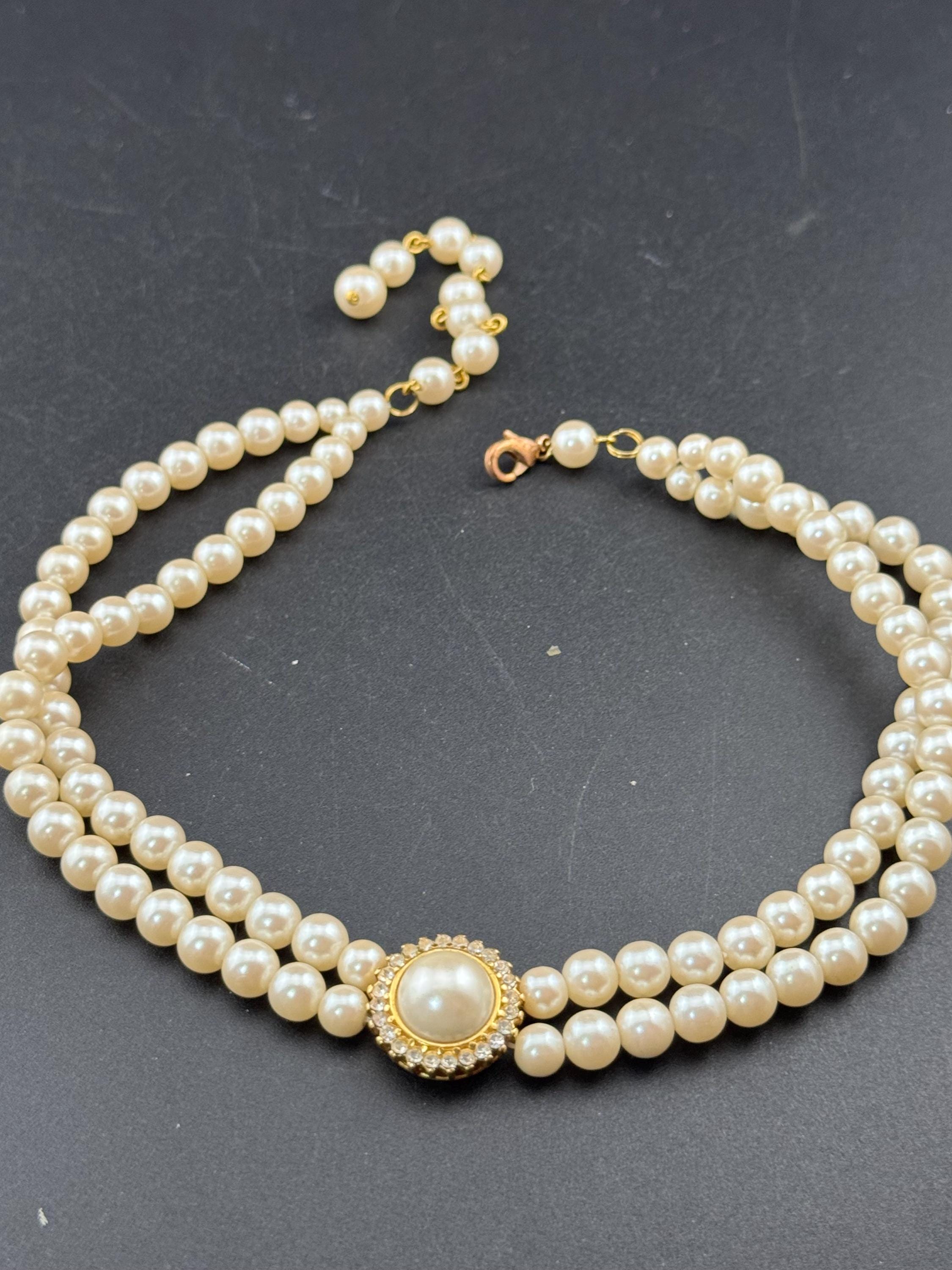 vintage 2 row cream plastic pearl necklace with ornate cabochon clasp 37 to 43cm