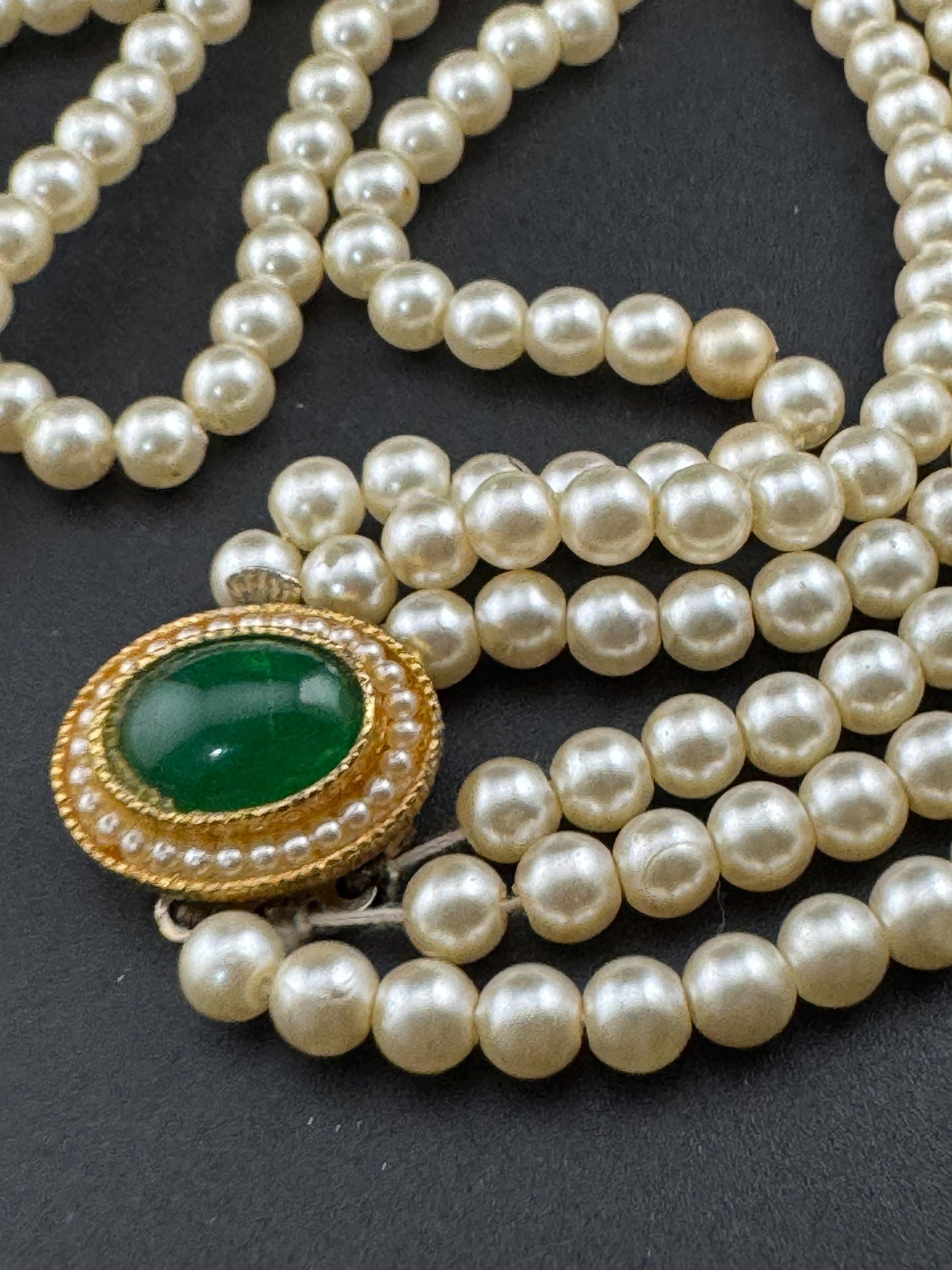 vintage 3 row cream plastic pearl necklace with ornate green oval cabochon clasp 47cm