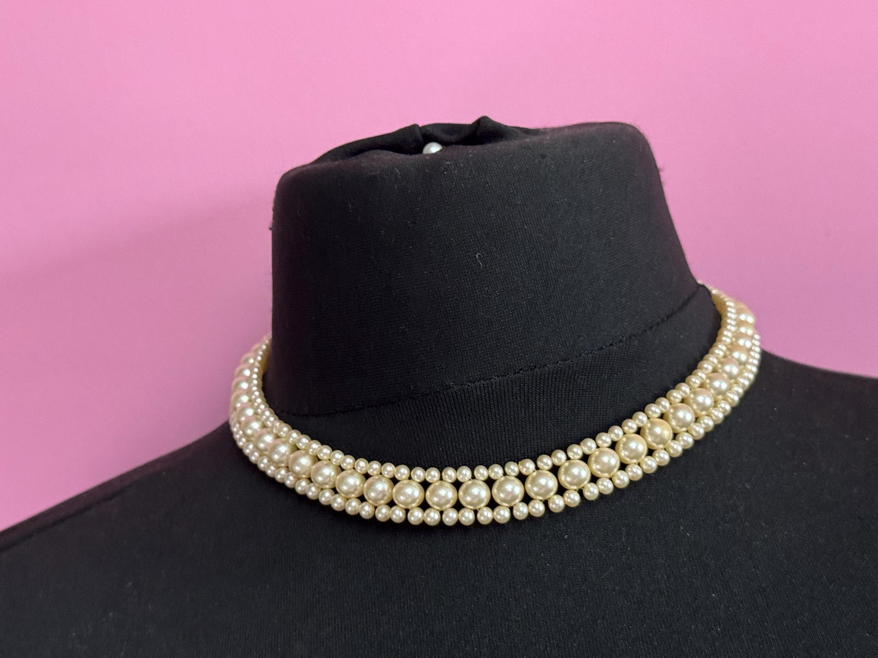 Vintage woven cream glass faux pearl wide choker necklace cabochon clasp 47cm plus stretch