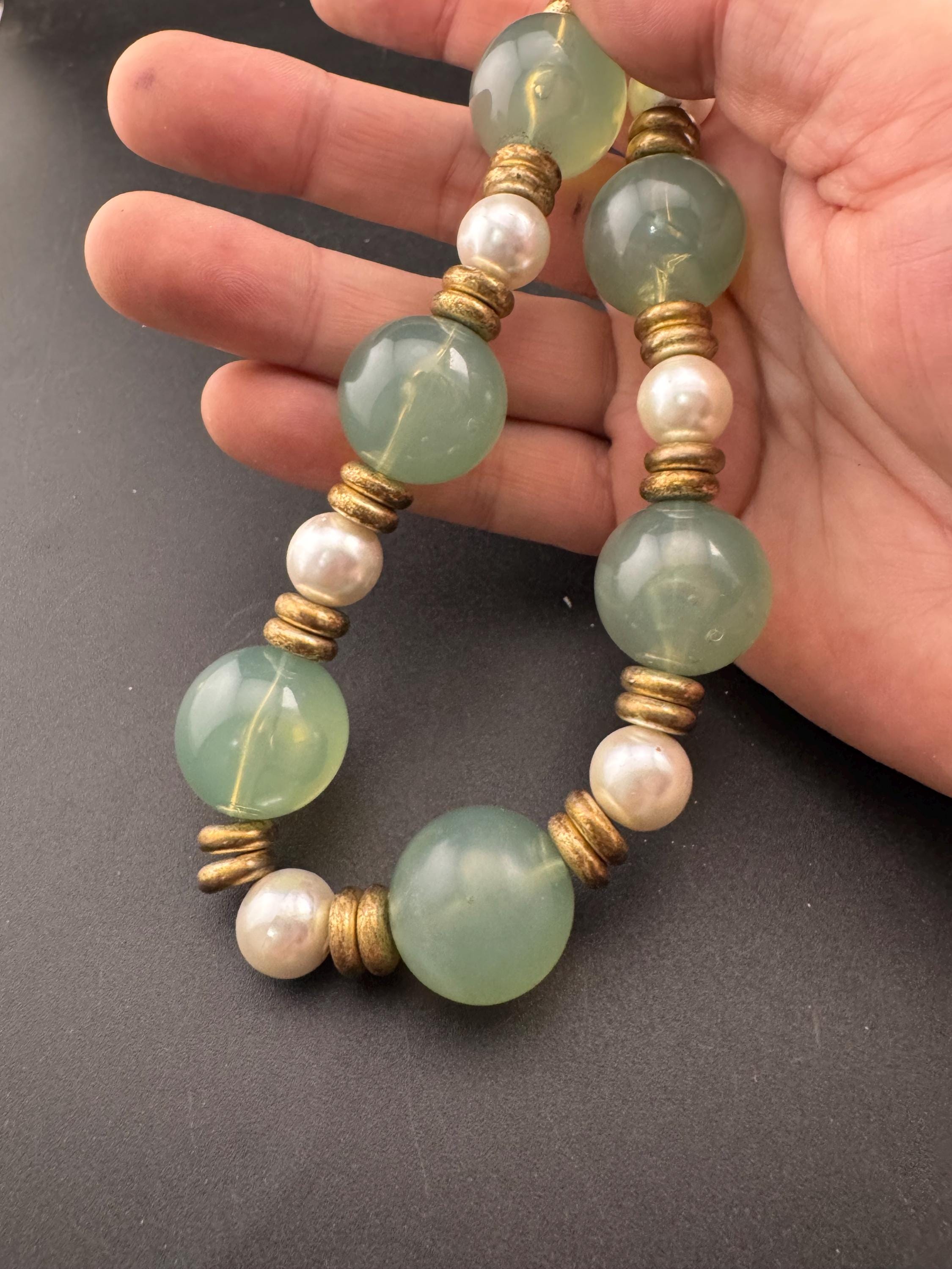 Vintage chunky 45 short 1.5cm  green plastic beaded white faux pearl necklace with gold metal spacer beads