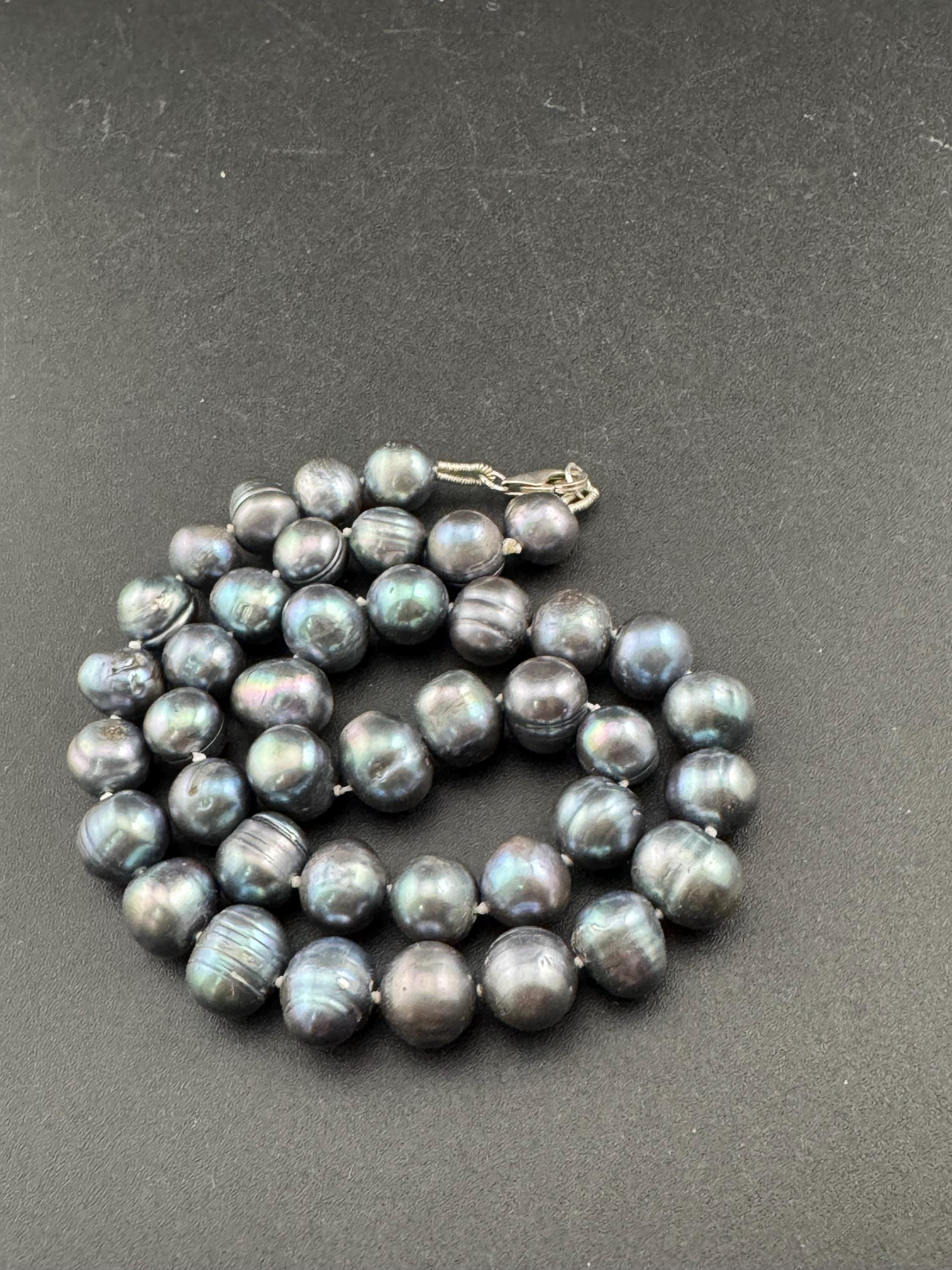 Vintage 925 silver clasp,  dyed freshwater pearl Petrol blue to grey glass knotted pearl necklace 42cm