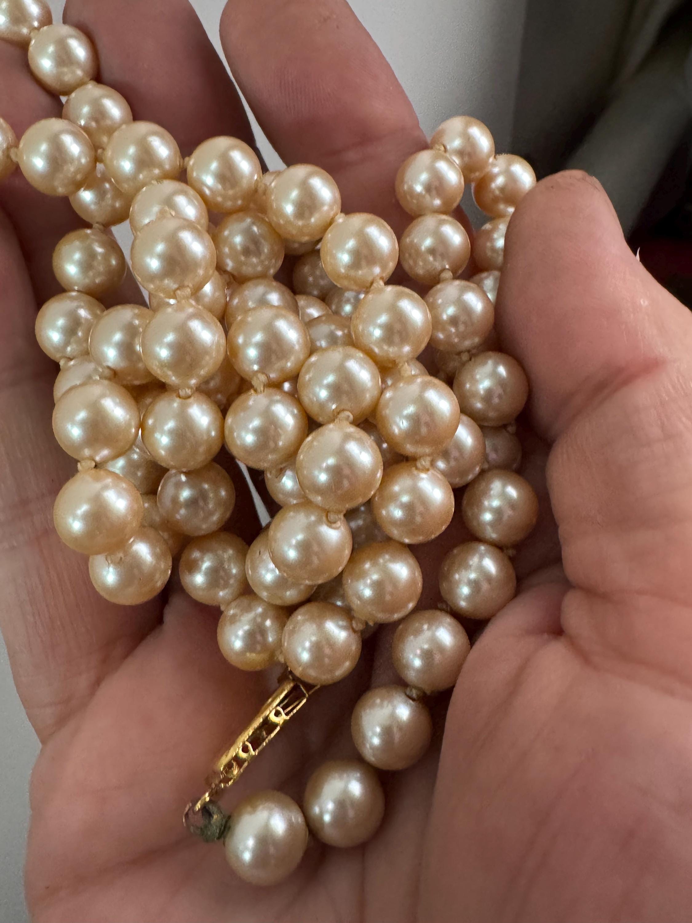 MONET signed Oyster cream knotted glass pearl necklace Vintage 92cm single strand row of pearls, gold tone