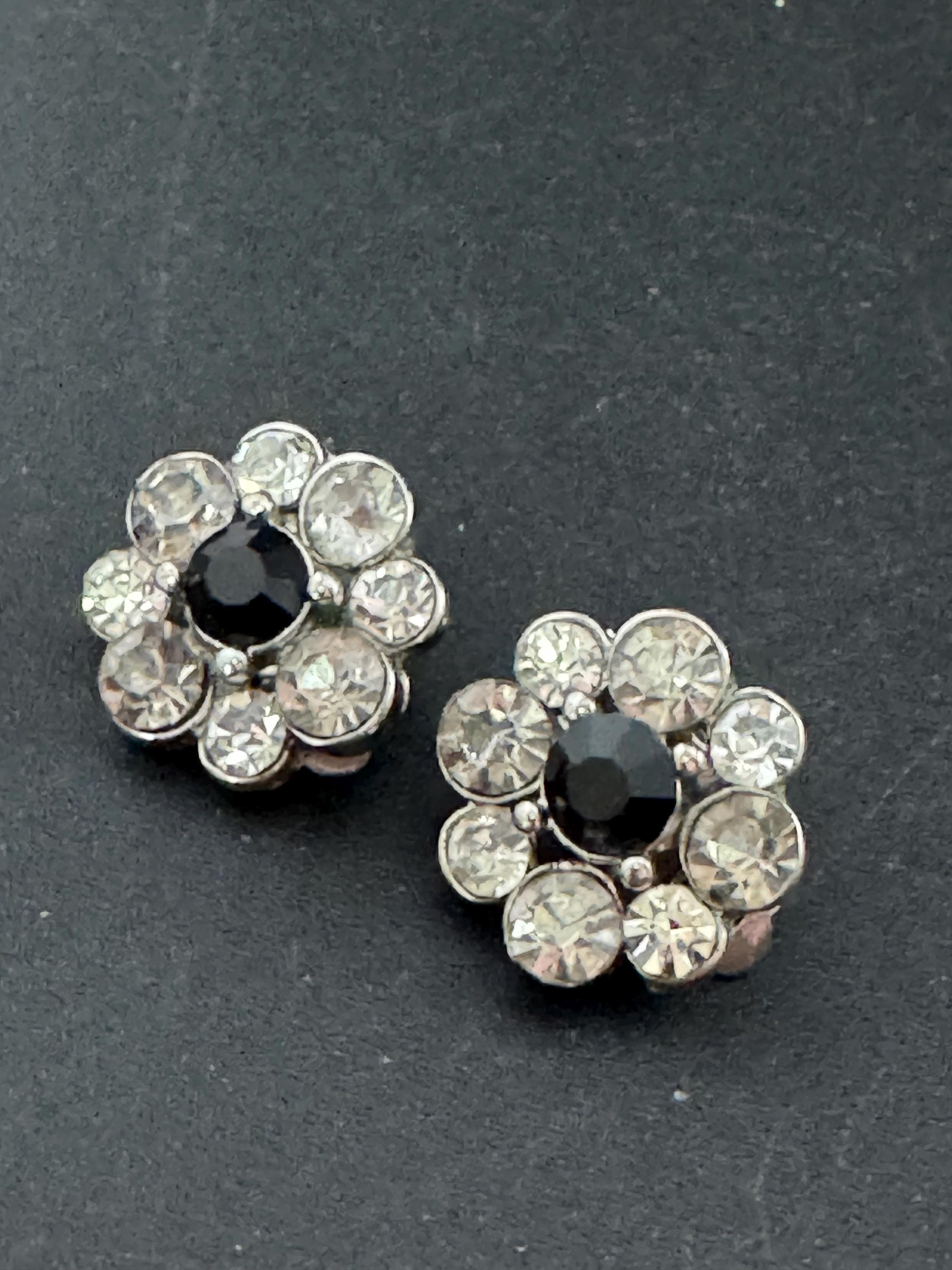 vintage small 1.75cm silver tone Round black and clear glass rhinestone crystal  stud clip on earrings