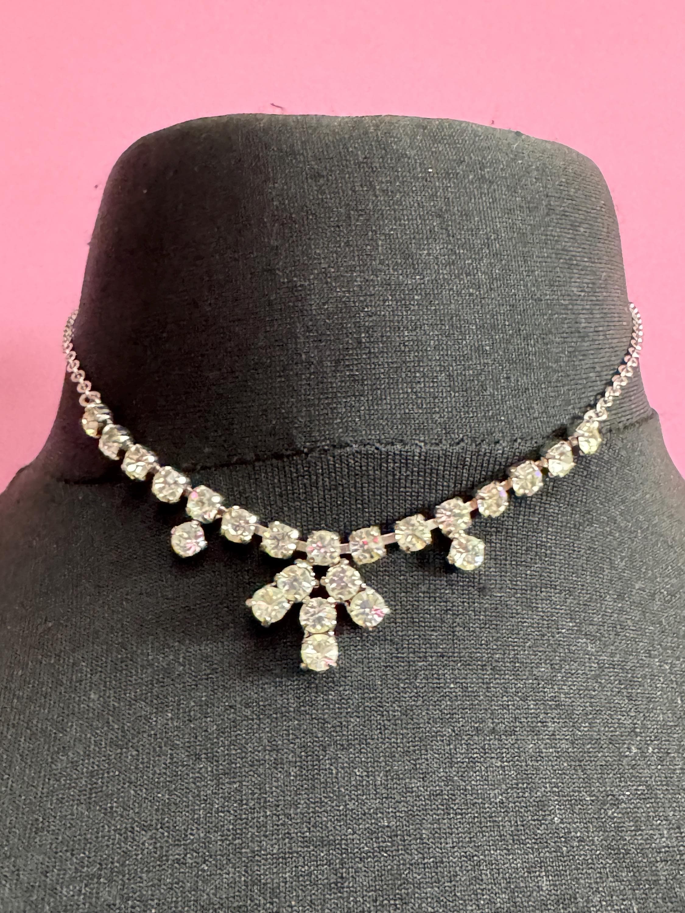 Dainty 39.5cm vintage clear diamanté rhinestone crystal silver tone choker necklace mid century