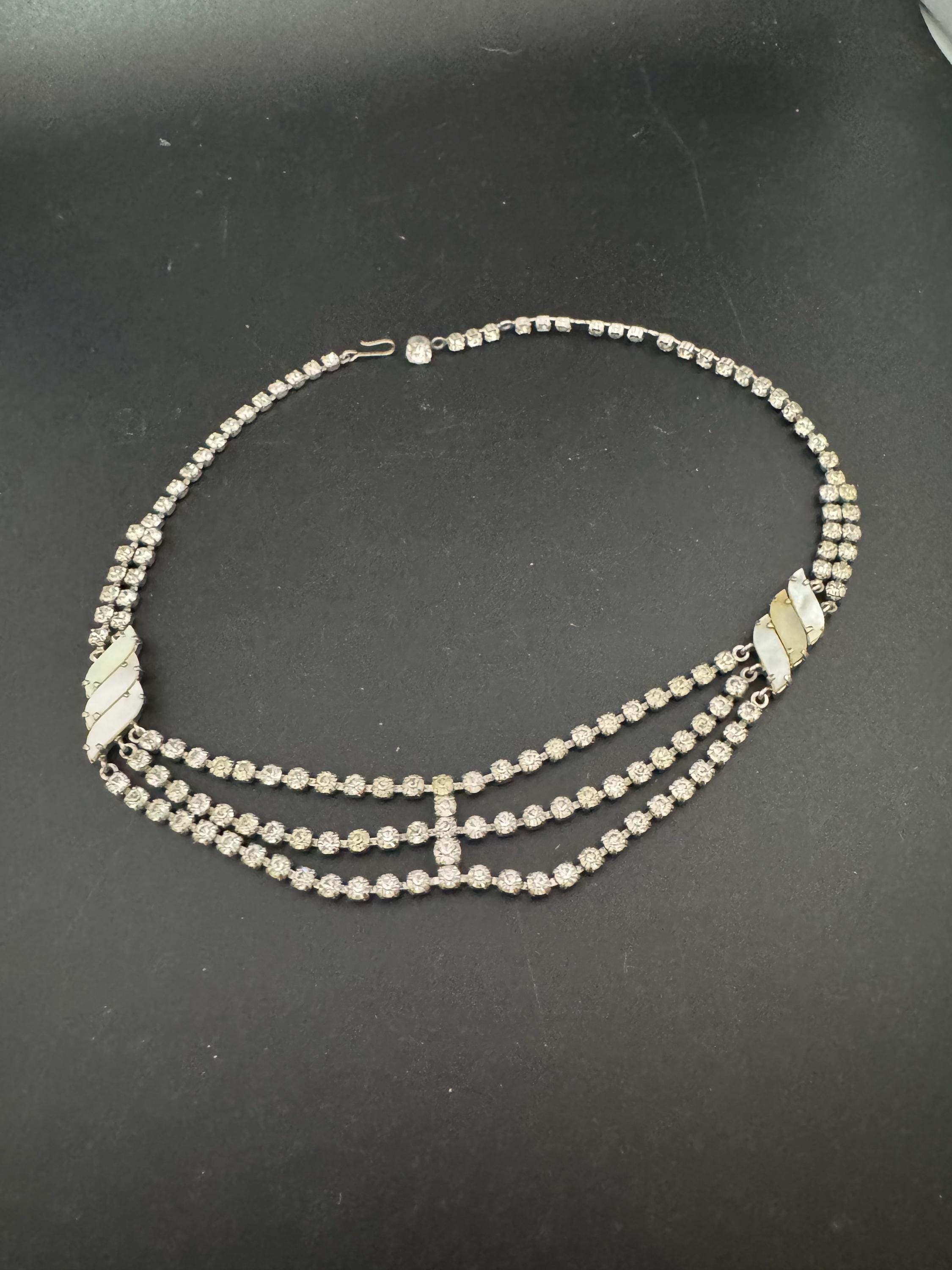 To 43cm vintage clear diamanté rhinestone mother of pearl crystal silver tone drop choker necklace mid century
