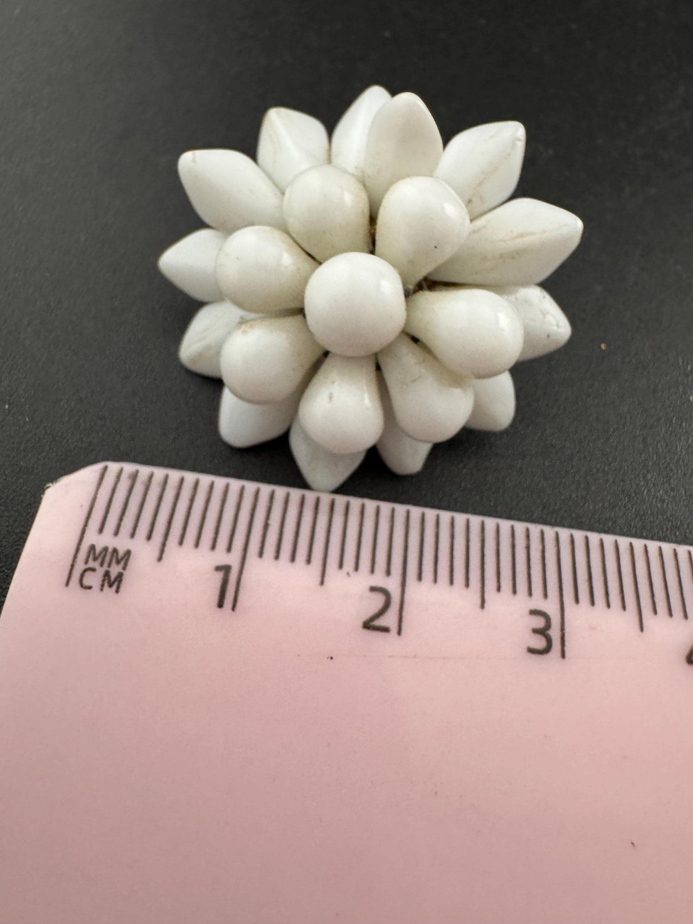 Vintage 3cm white milk glass floral beaded Cluster Clip On Earrings 1940s 1950s