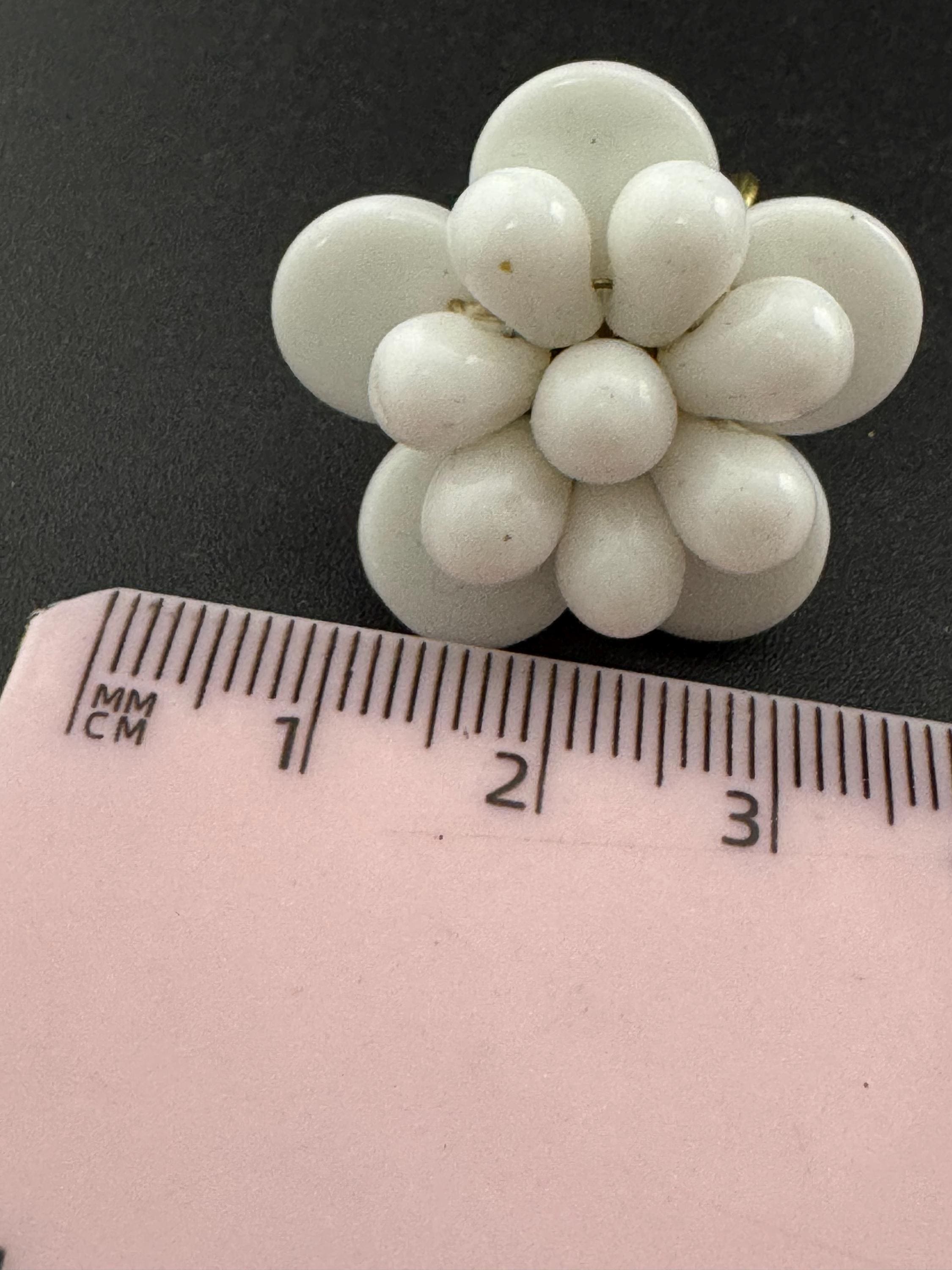 Vintage 3cm white milk glass floral beaded Cluster Clip On Earrings 1940s 1950s