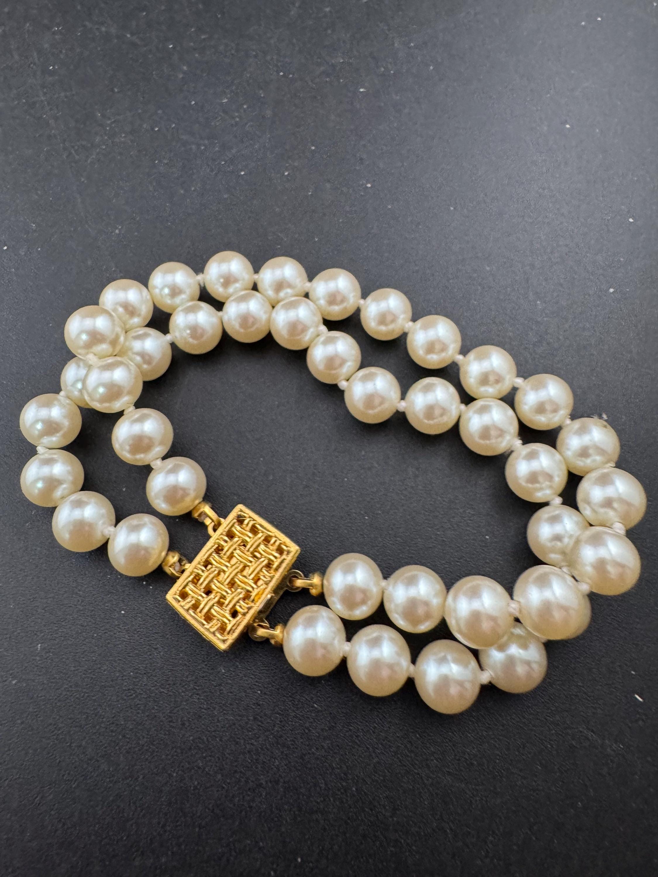 Vintage knotted faux glass pearl double Row gold tone cage clasp beaded bracelet 21cm