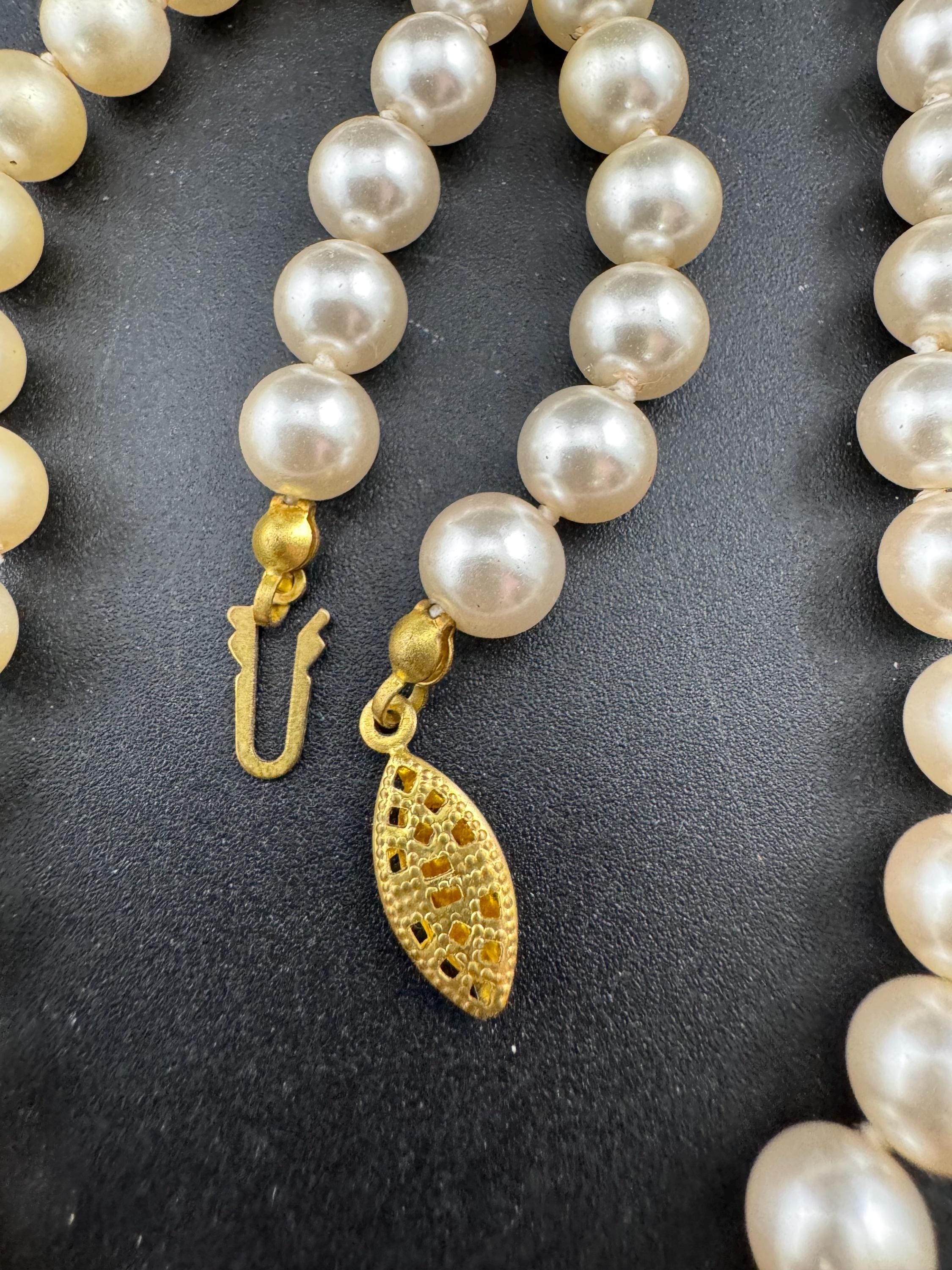 Vintage Classic cream glass pearl collar necklace, 6mm beads 40cm gold tone lovely condition