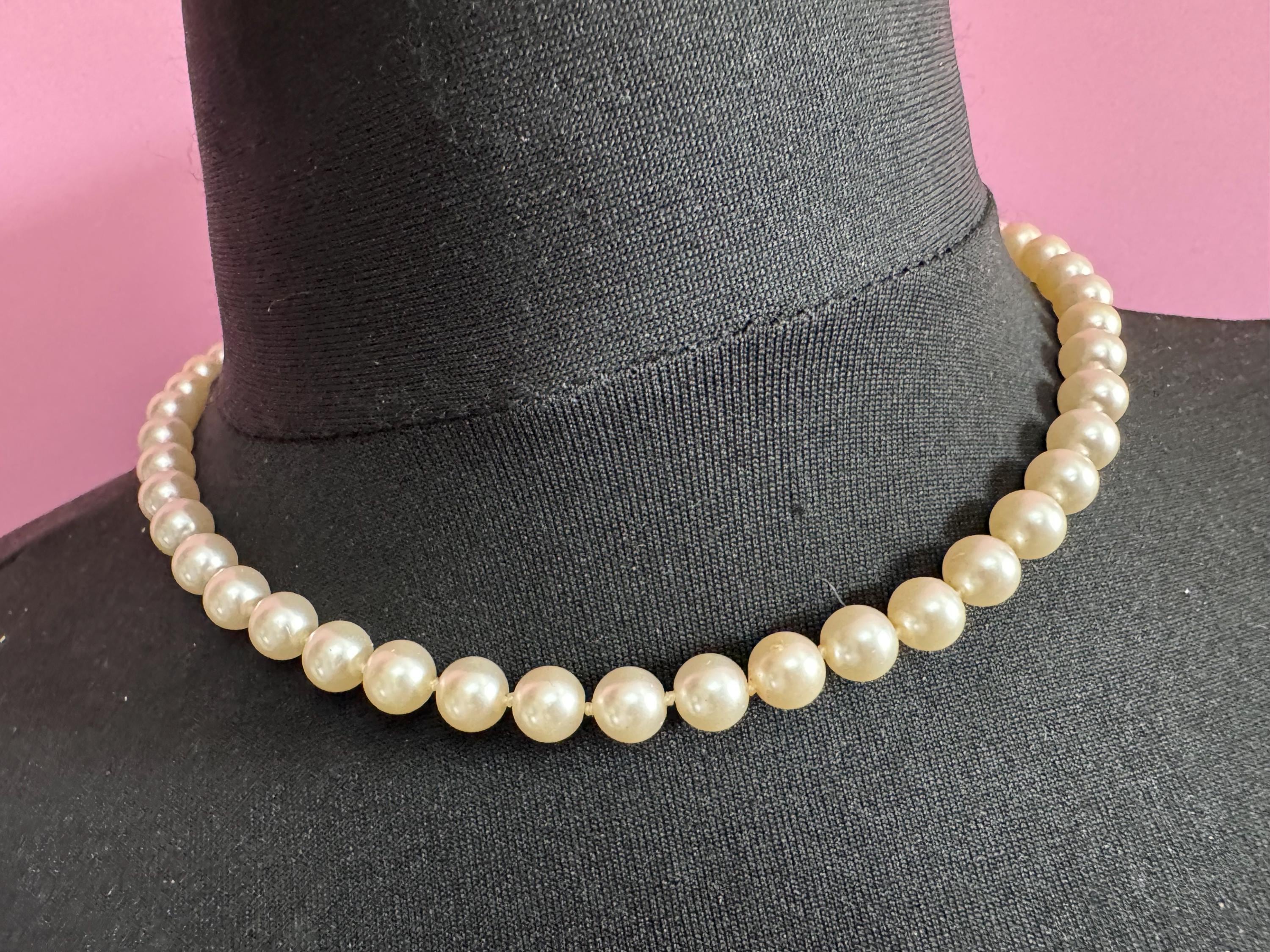 Vintage Classic cream glass pearl collar necklace, 6mm beads 40cm gold tone lovely condition