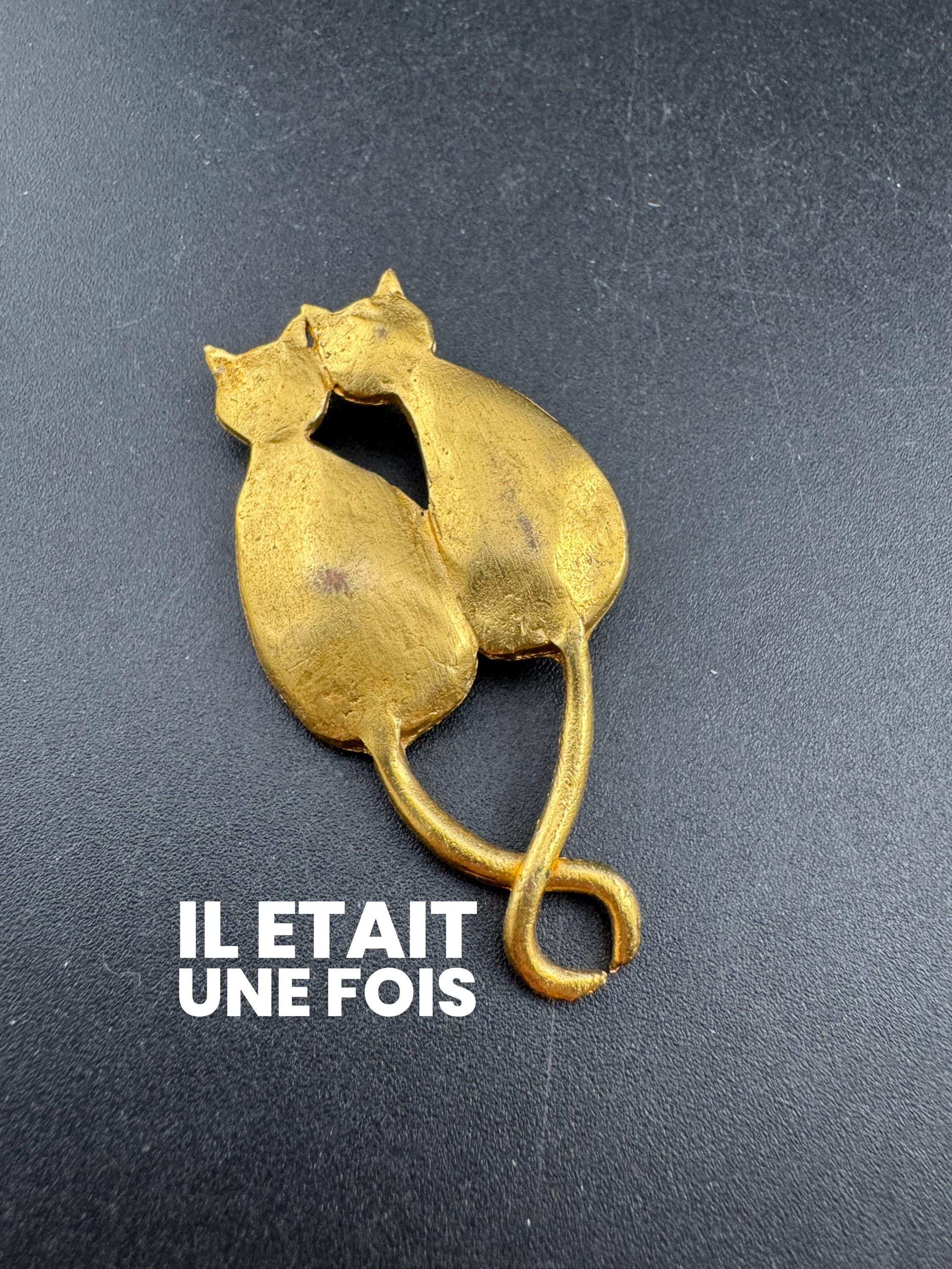 Signed Il Etait Une Fois Matte Gold tone designer double cat Brooch Vintage 1980's