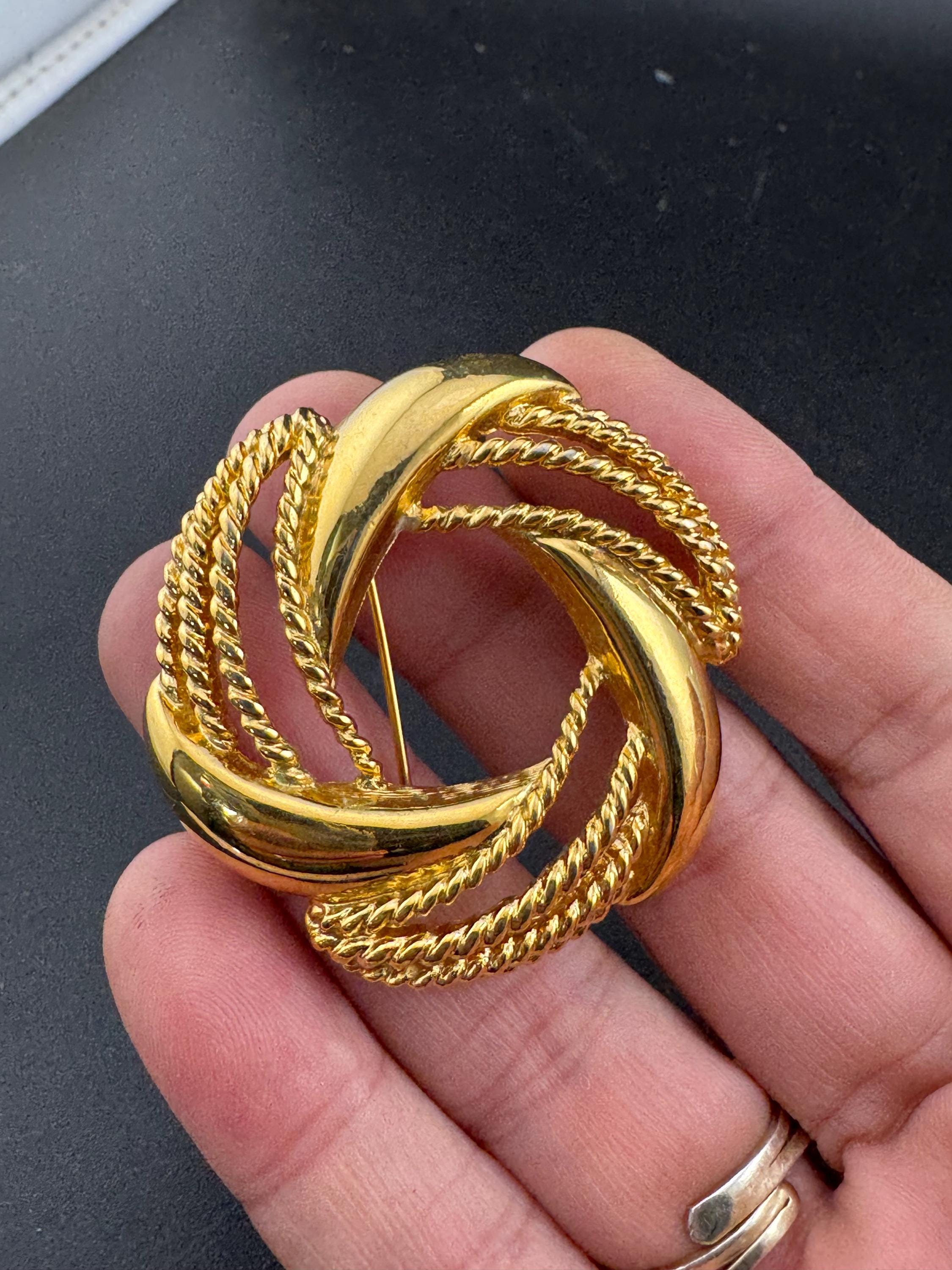 vintage signed Napier modernist mid century gold tone abstract swirl round brooch 5cm roll clasp 1980s