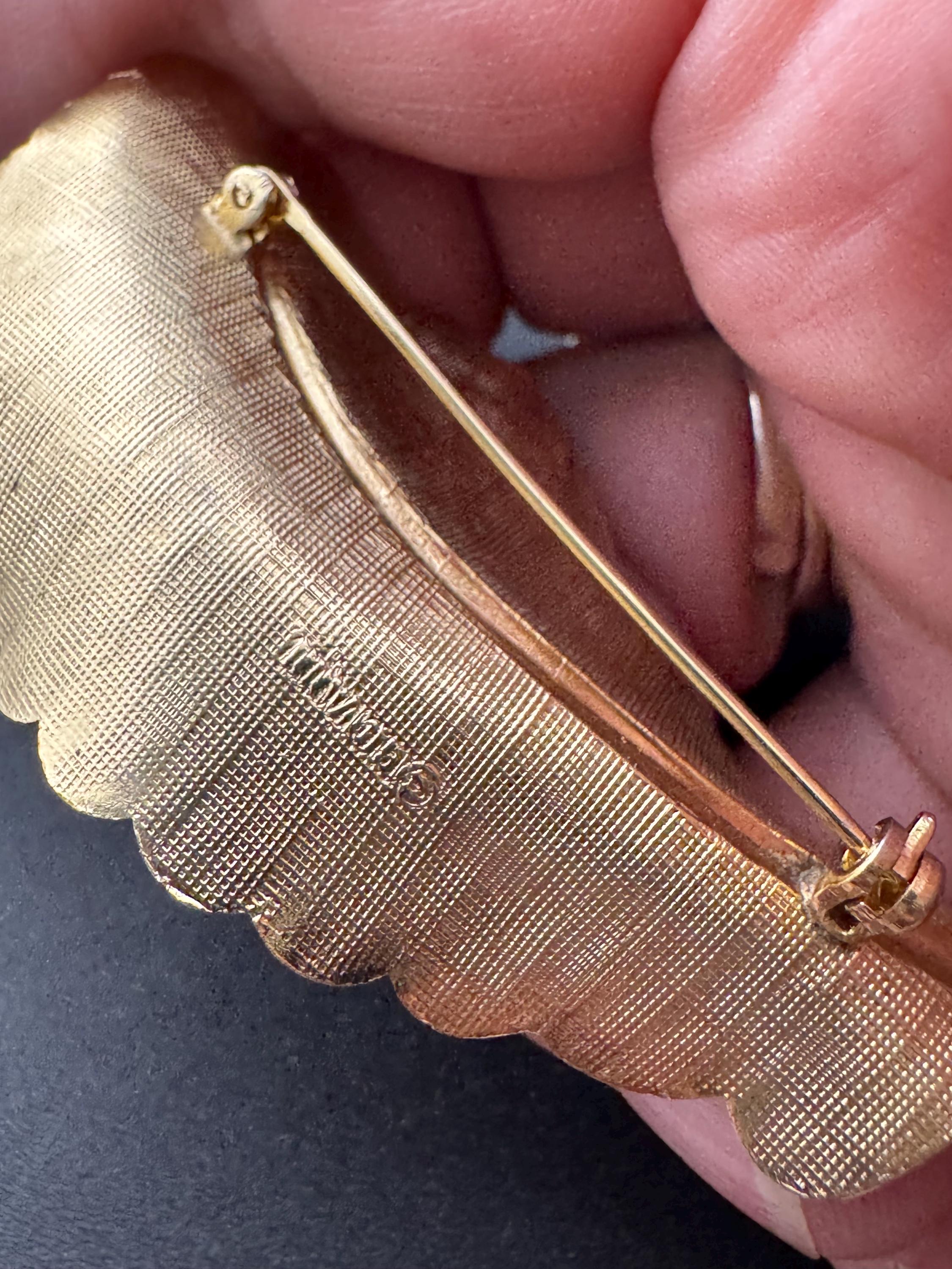 Signed giovanni vintage modernist mid century gold tone leaf brooch