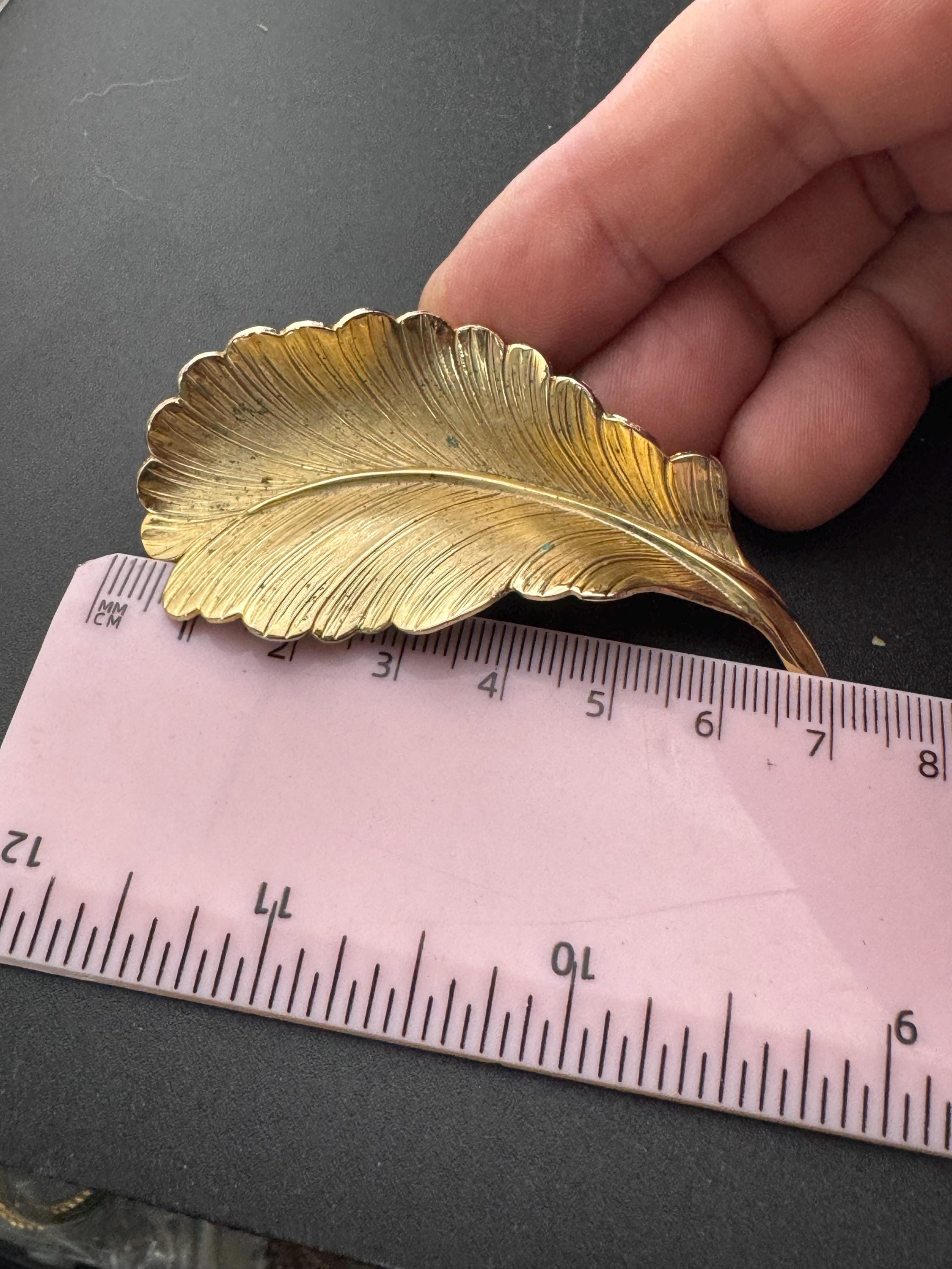 Signed giovanni vintage modernist mid century gold tone leaf brooch