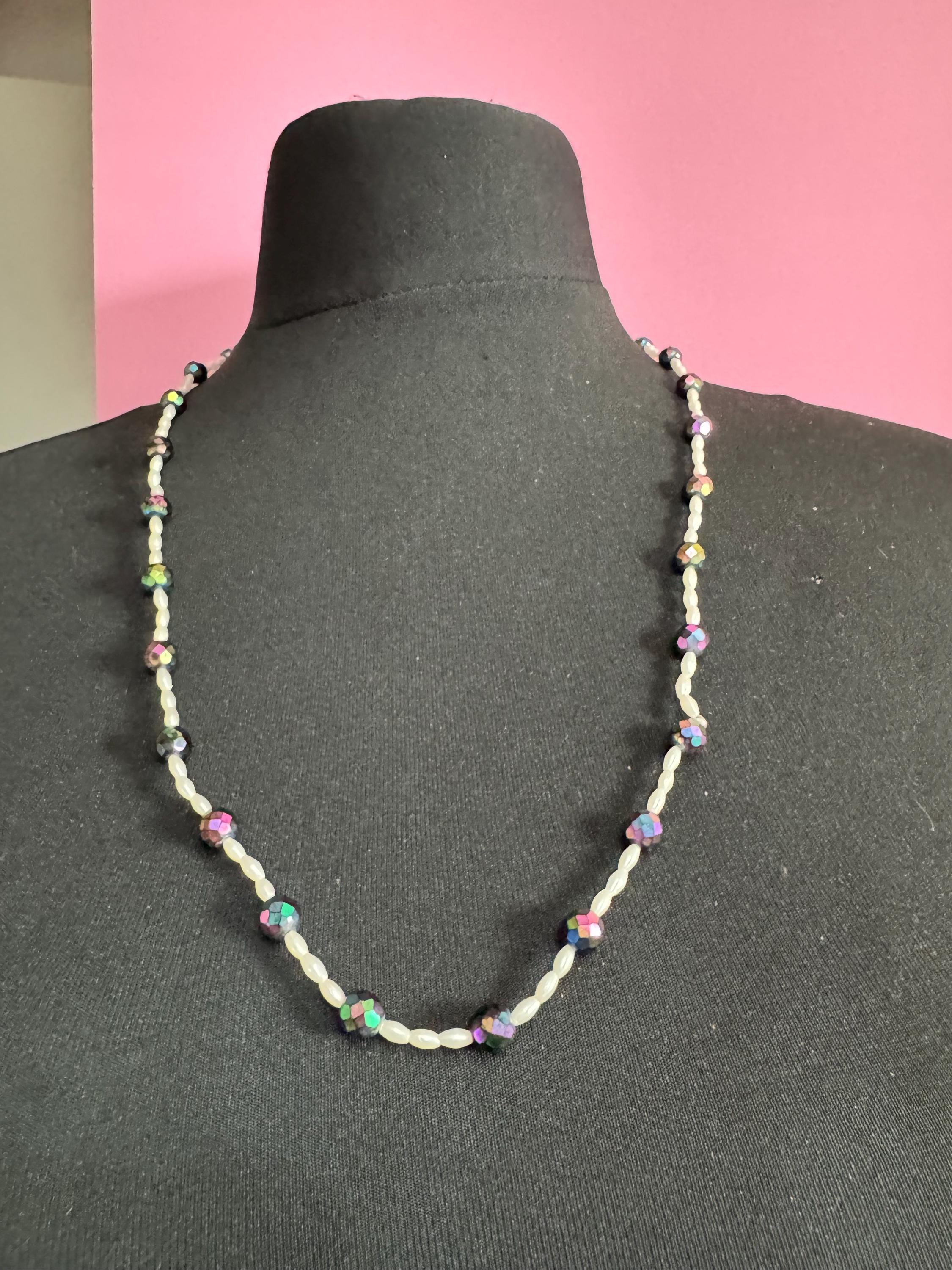 Vintage carnival peacock glass single strand knotted bead black and faux pearl necklace 70cm