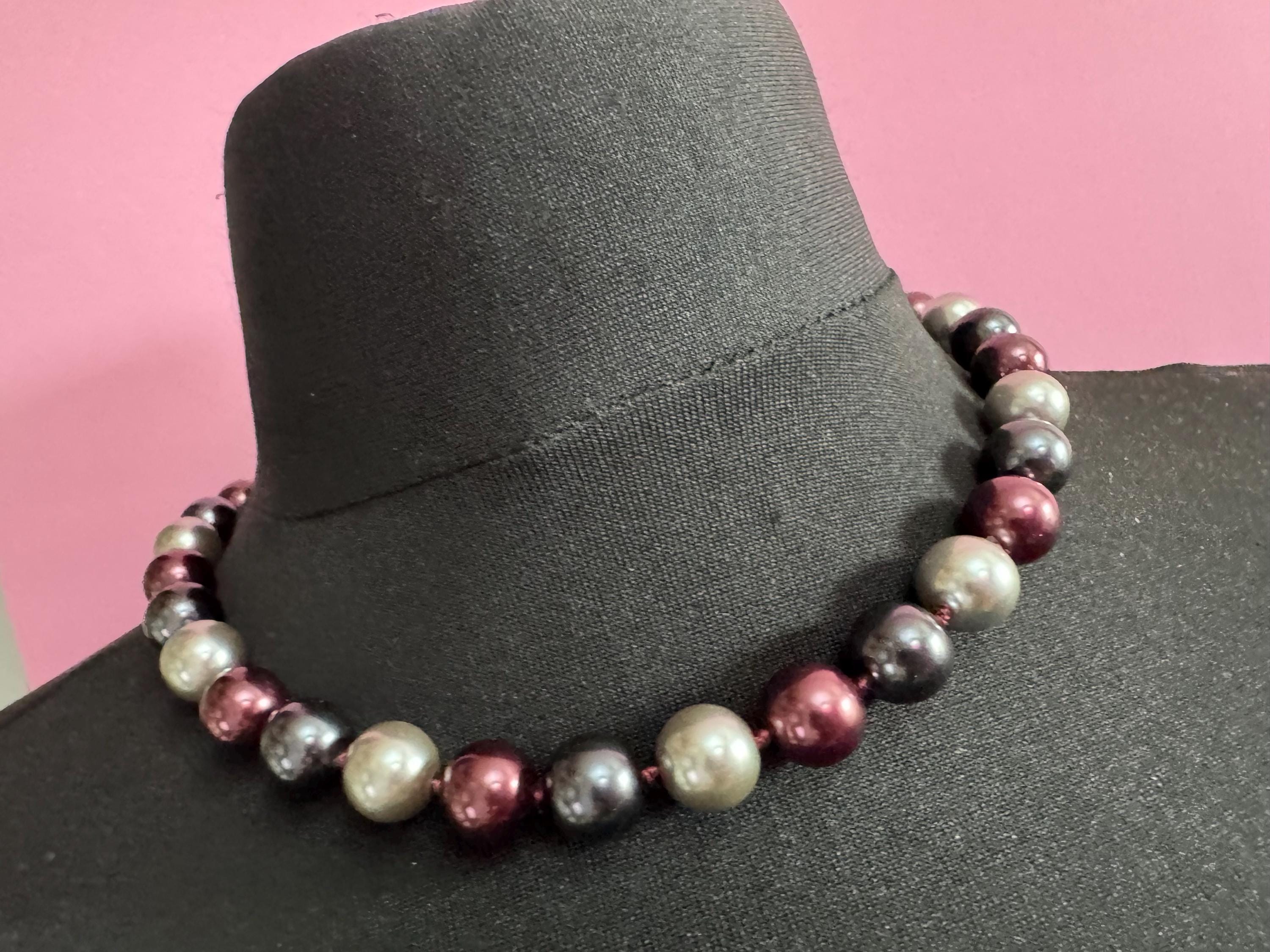 retro chunky steel grey , black and deep red large glass faux pearl wide choker necklace 48cm