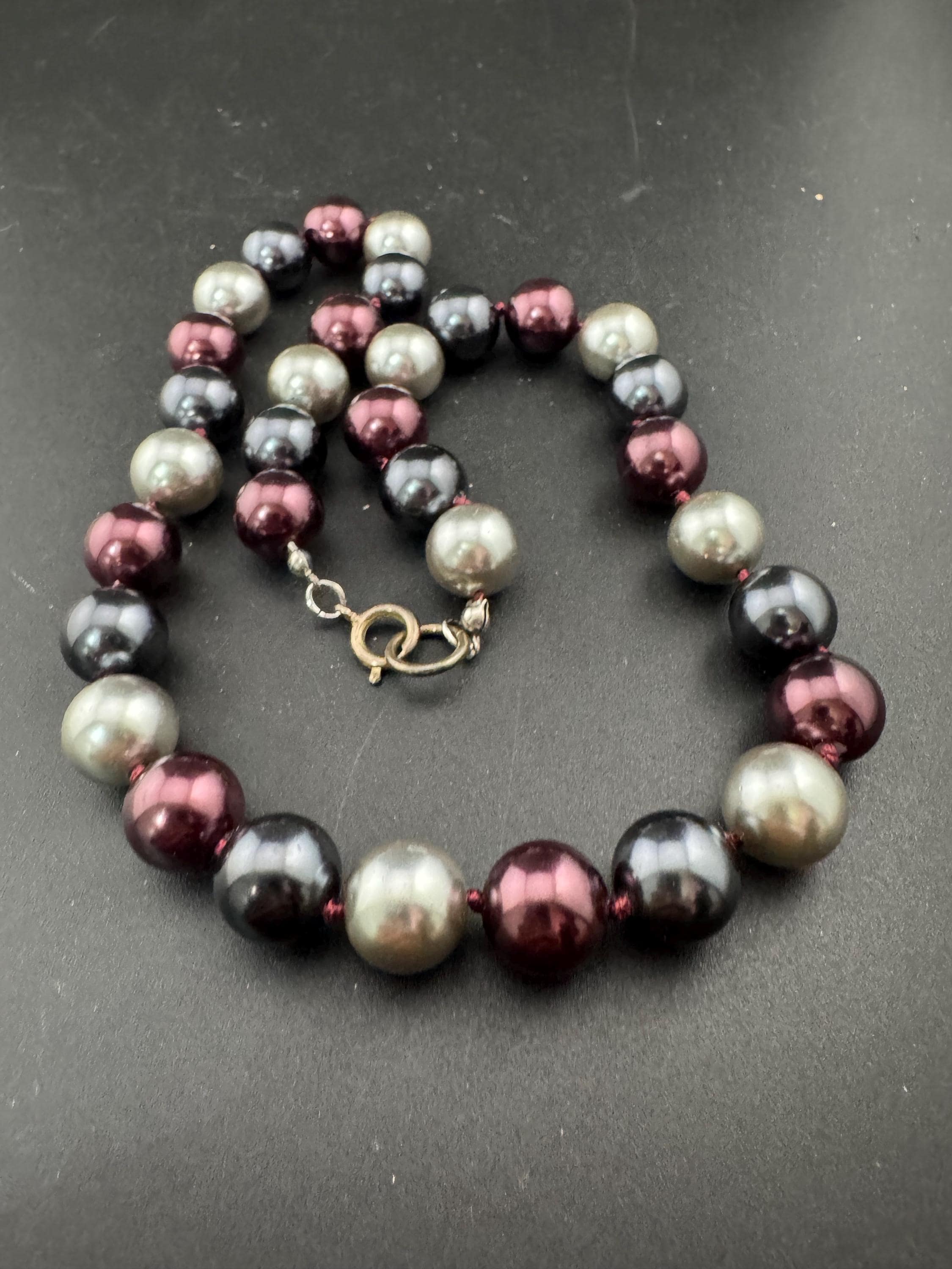 retro chunky steel grey , black and deep red large glass faux pearl wide choker necklace 48cm