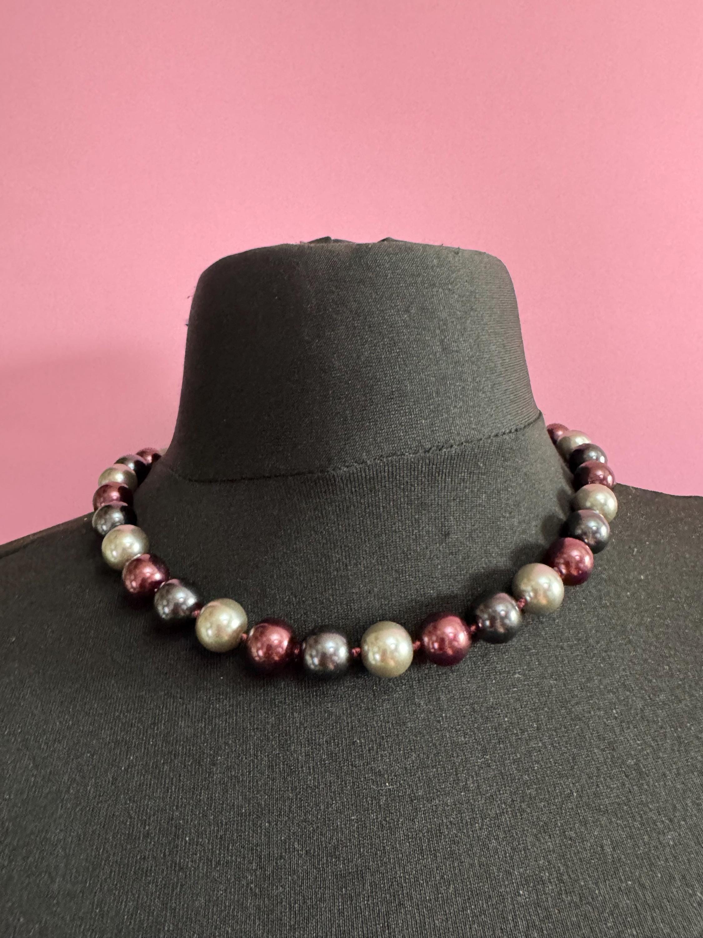 retro chunky steel grey , black and deep red large glass faux pearl wide choker necklace 48cm