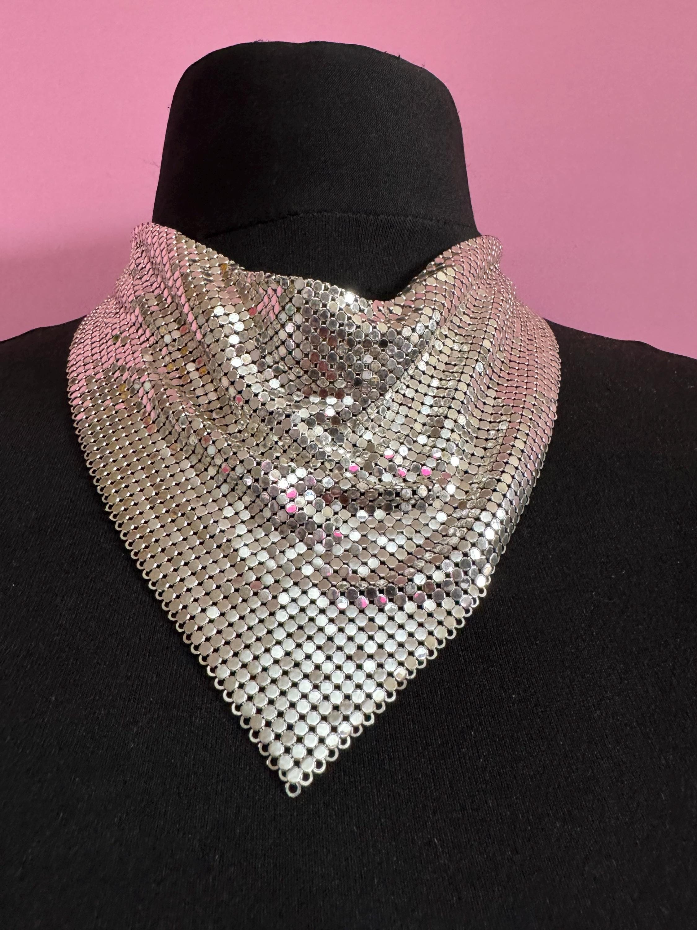 Signed whiting and Davis vintage silver plated mesh choker bib necklace