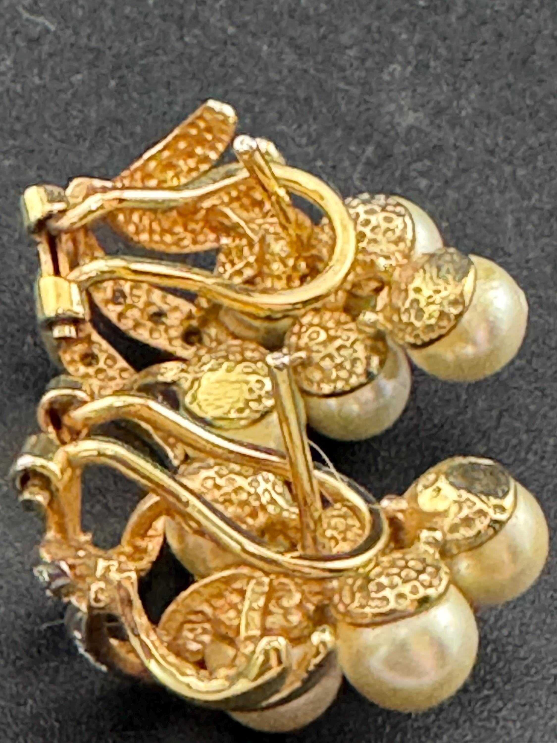 Retro White Pearl Grape Cluster rhinestone stud Earrings for pierced ears 1990s